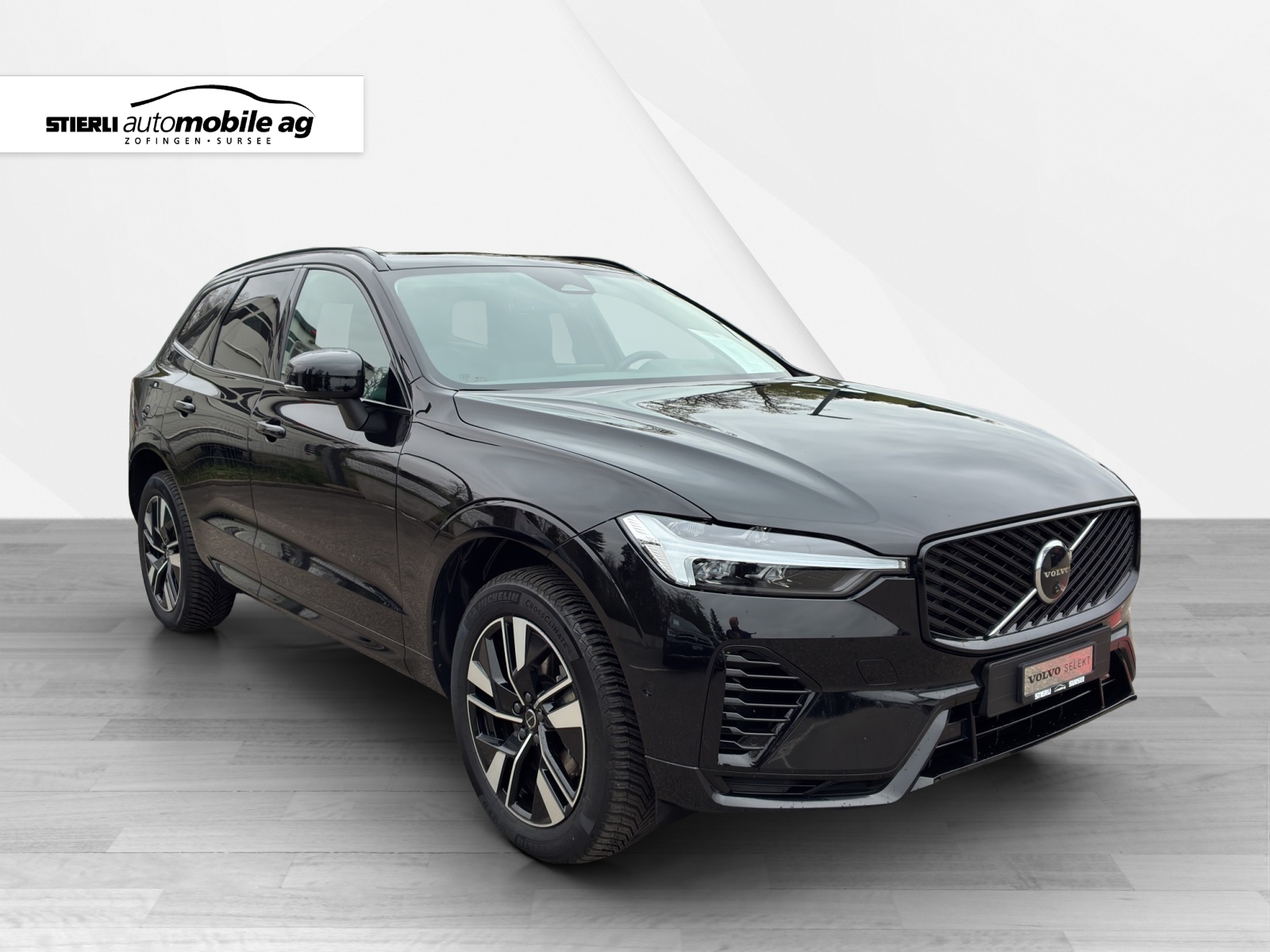 VOLVO XC60 2.0 T6 TE Plus Dark eAWD-showroom-element-2