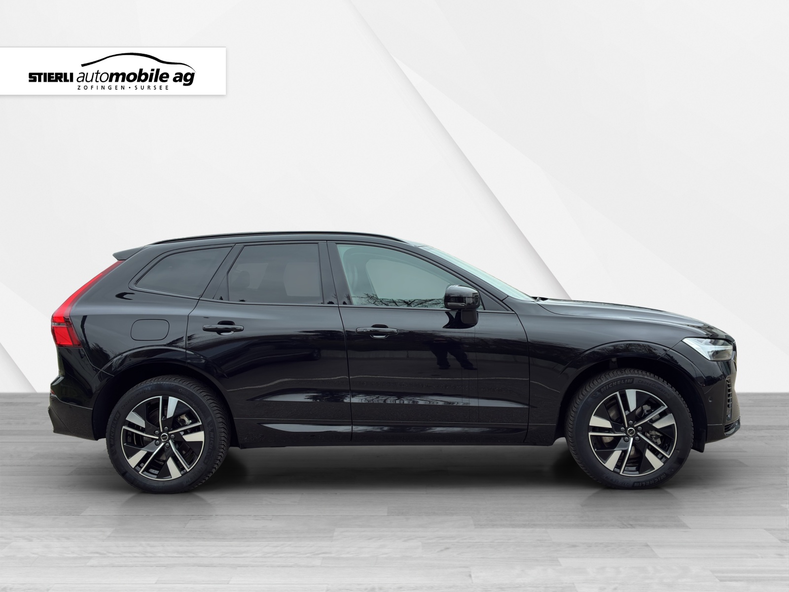 VOLVO XC60 2.0 T6 TE Plus Dark eAWD-showroom-element-3