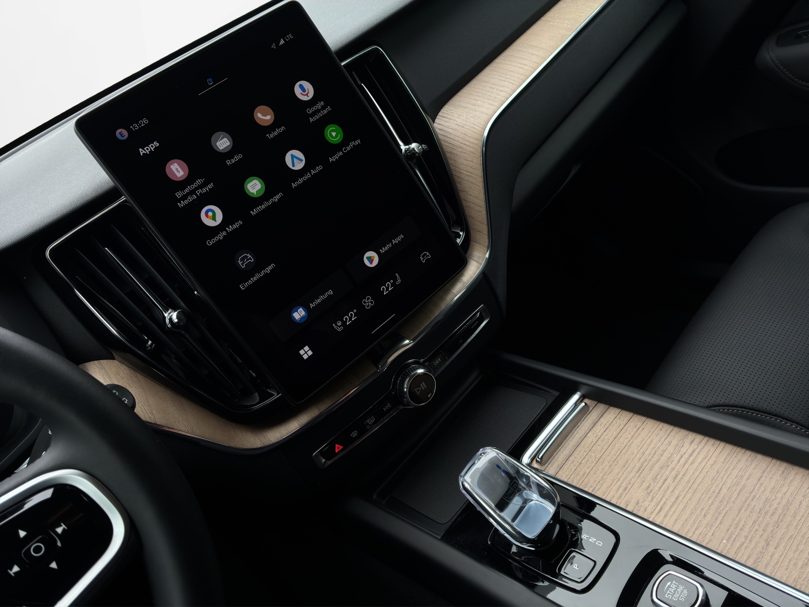 VOLVO XC60 2.0 T6 TE Plus Dark eAWD-image-17