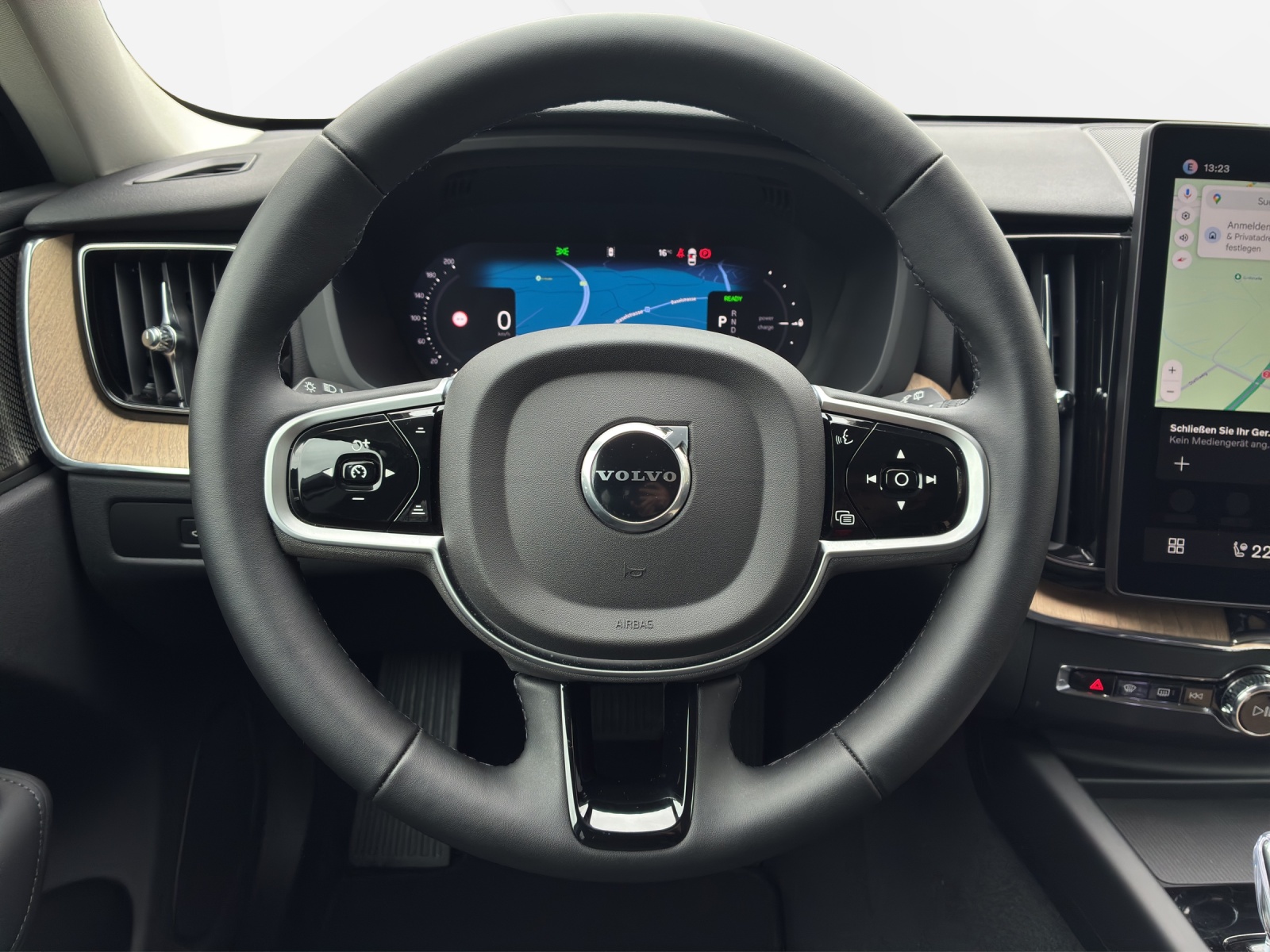 VOLVO XC60 2.0 T6 TE Plus Dark eAWD-image-11