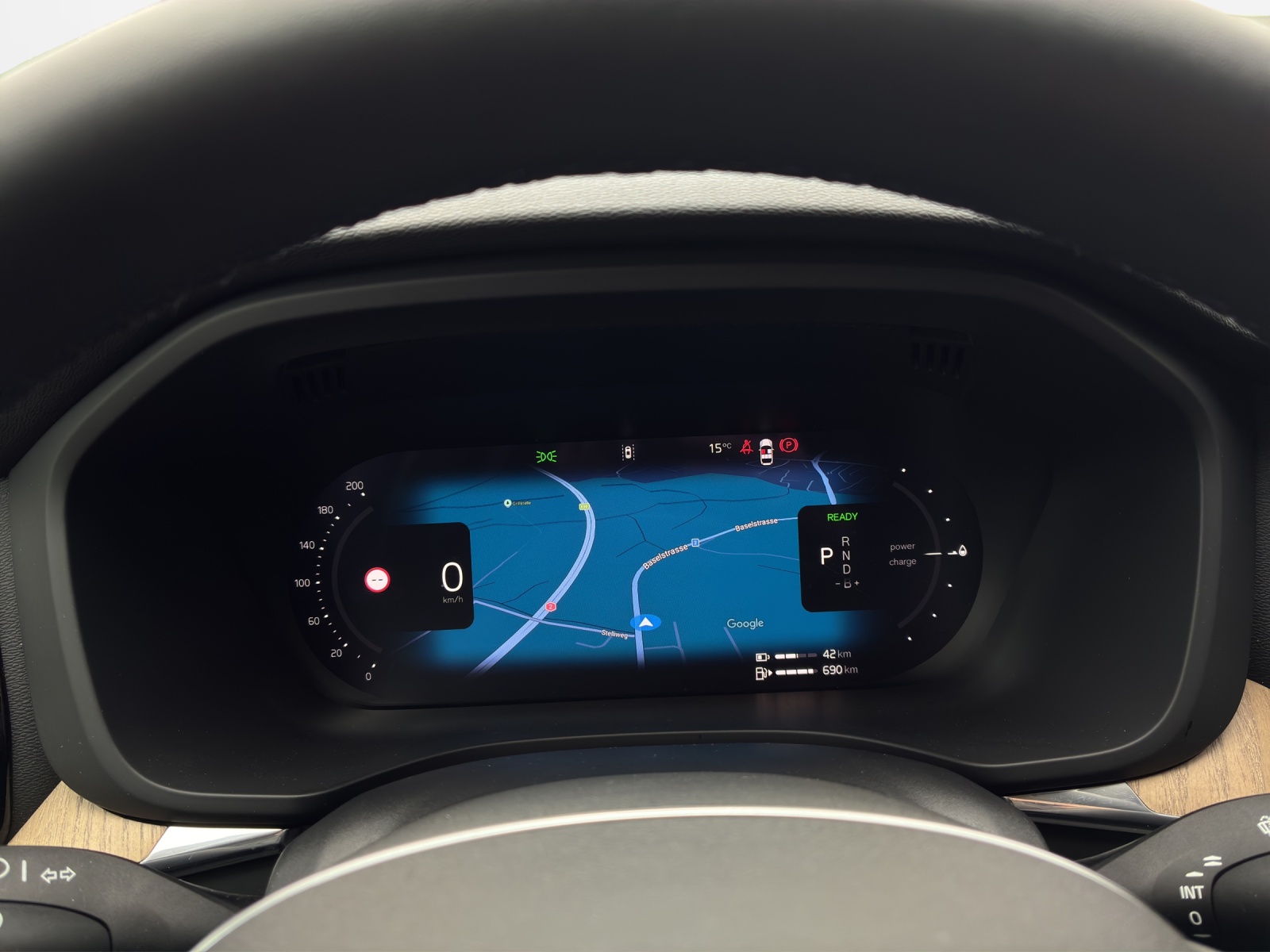 VOLVO XC60 2.0 T6 TE Plus Dark eAWD-image-15