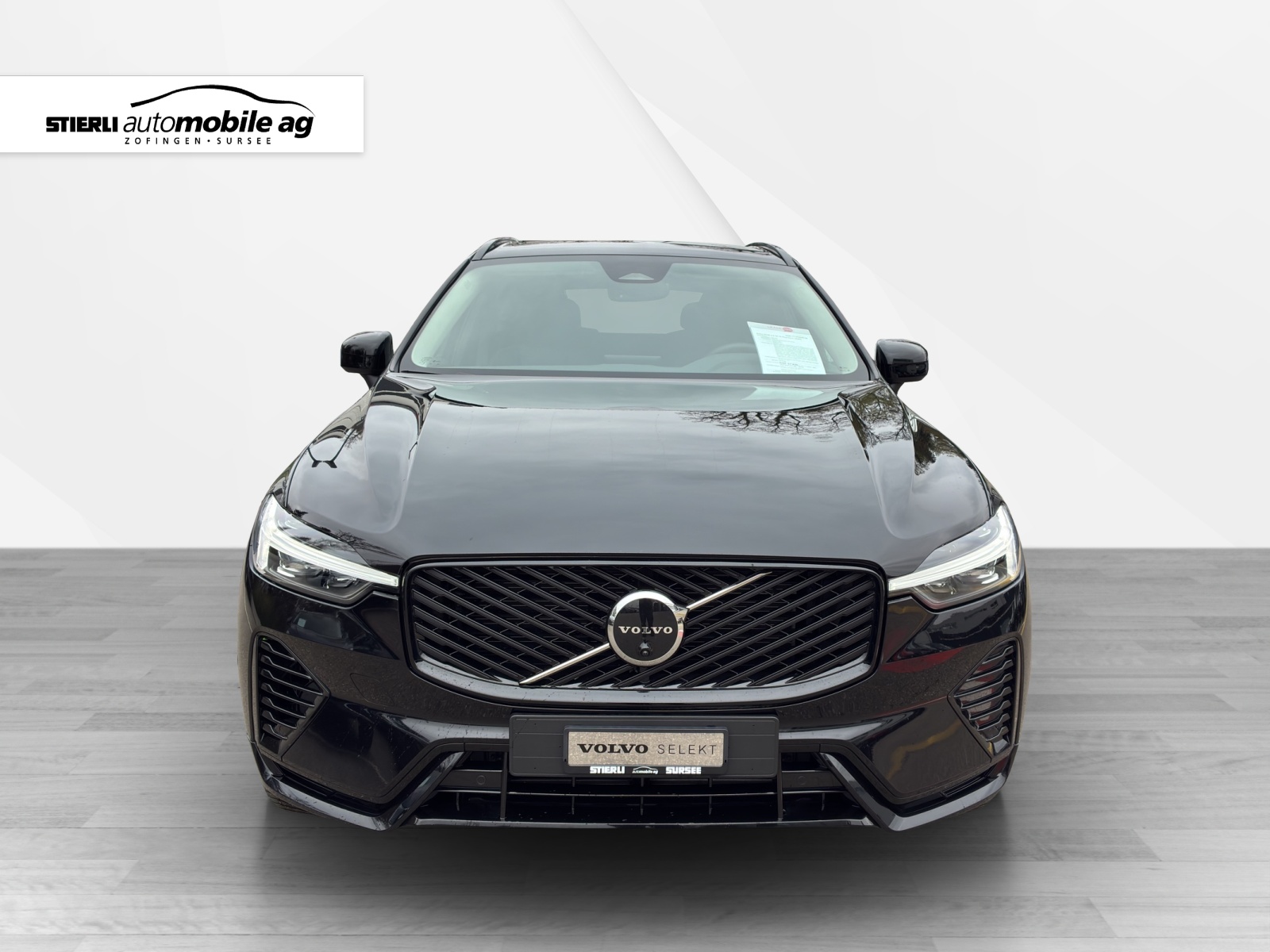 VOLVO XC60 2.0 T6 TE Plus Dark eAWD-showroom-element-1