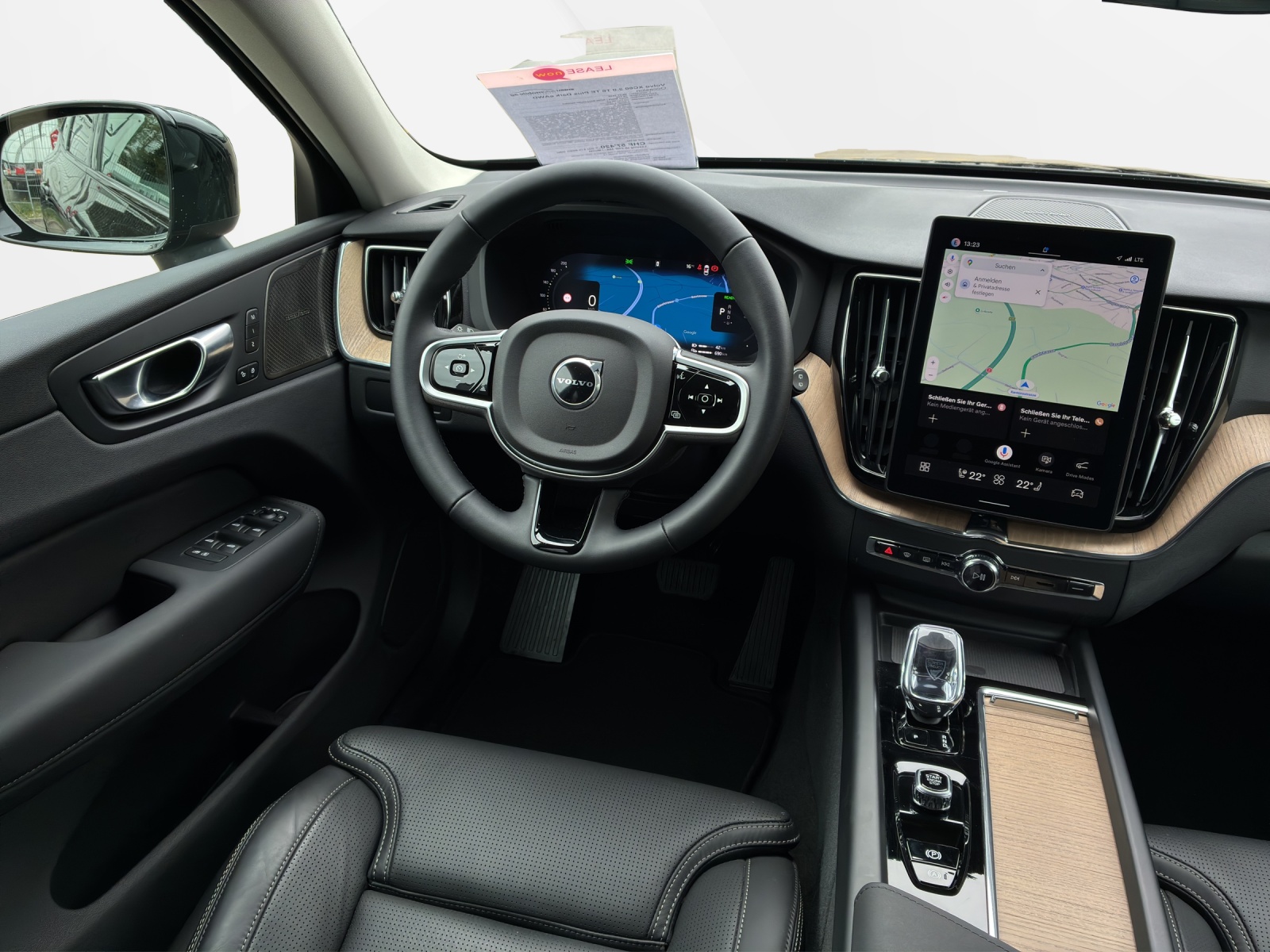 VOLVO XC60 2.0 T6 TE Plus Dark eAWD-image-10