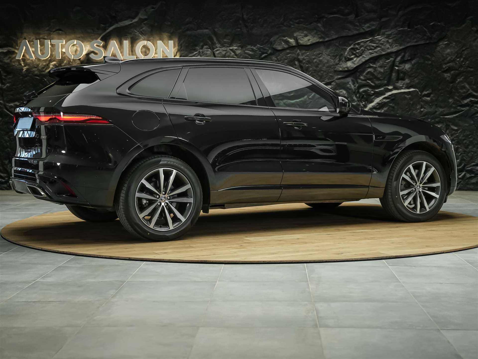 JAGUAR F-Pace 3.0 D I6 R-Dynamic SE AWD *Facelift*Panorama*Head-Up*-image-5