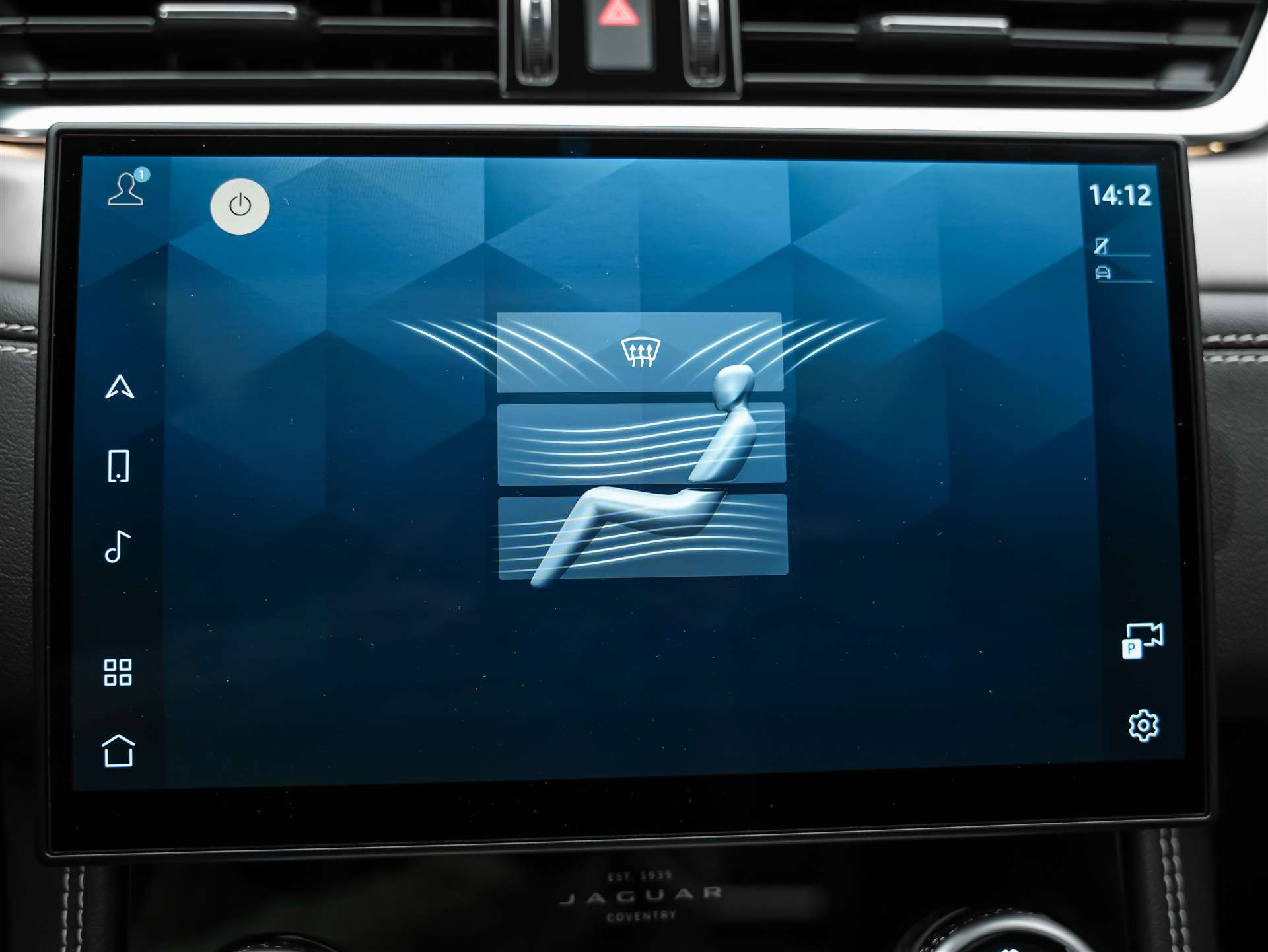 JAGUAR F-Pace 3.0 D I6 R-Dynamic SE AWD *Facelift*Panorama*Head-Up*-image-33