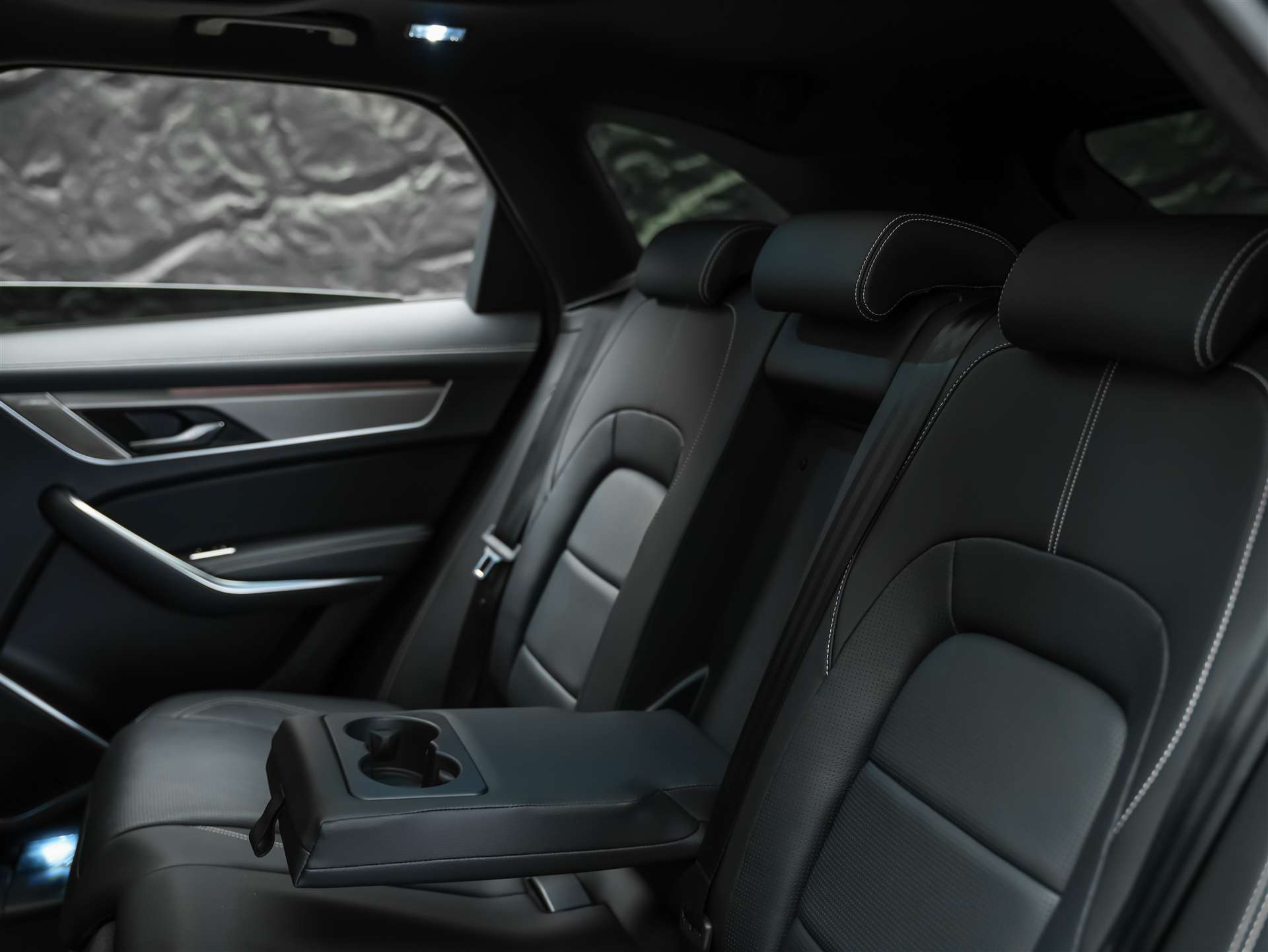 JAGUAR F-Pace 3.0 D I6 R-Dynamic SE AWD *Facelift*Panorama*Head-Up*-image-14