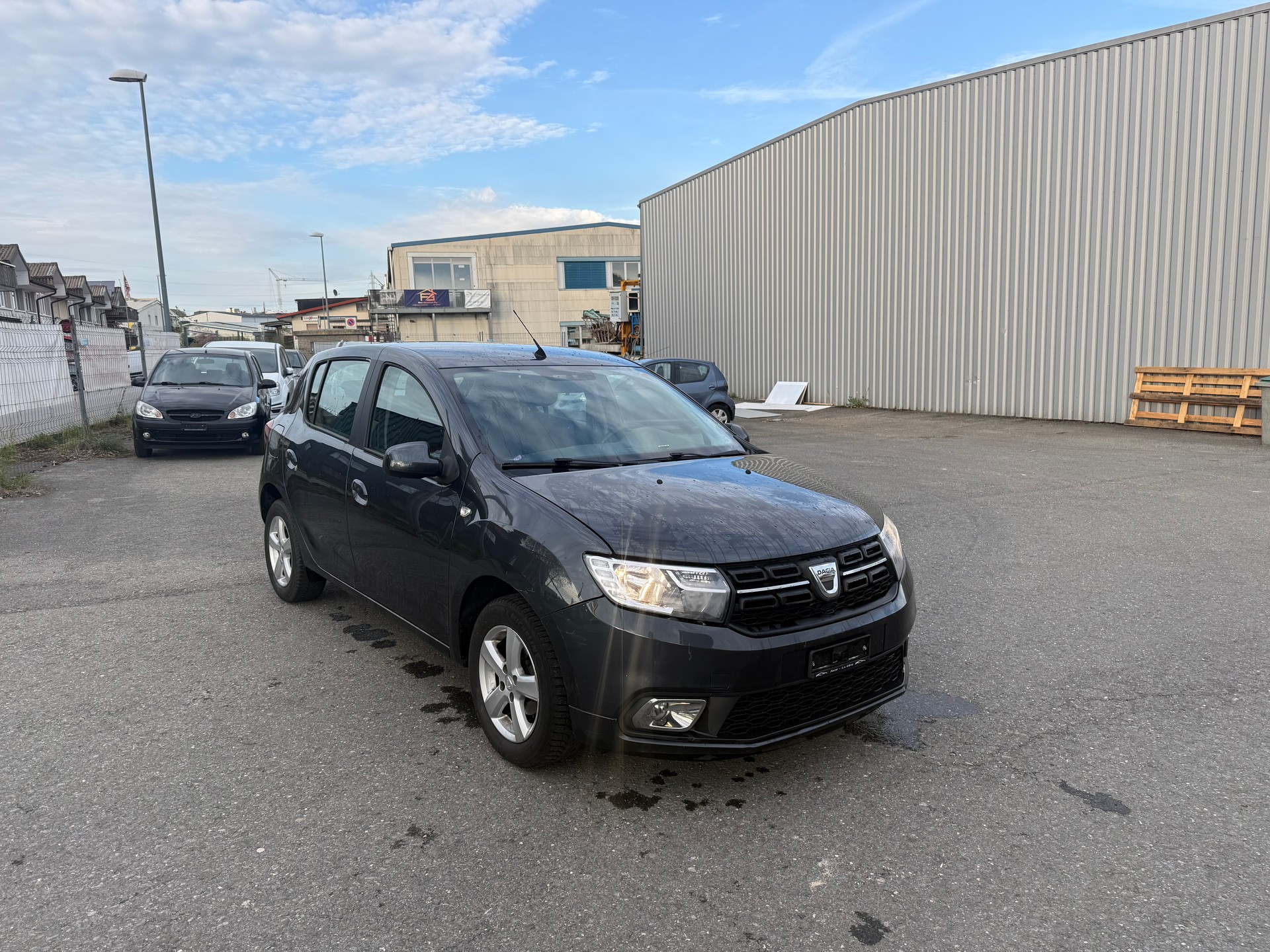 DACIA Sandero TCe 90 Lauréate Automatic-showroom-element-1
