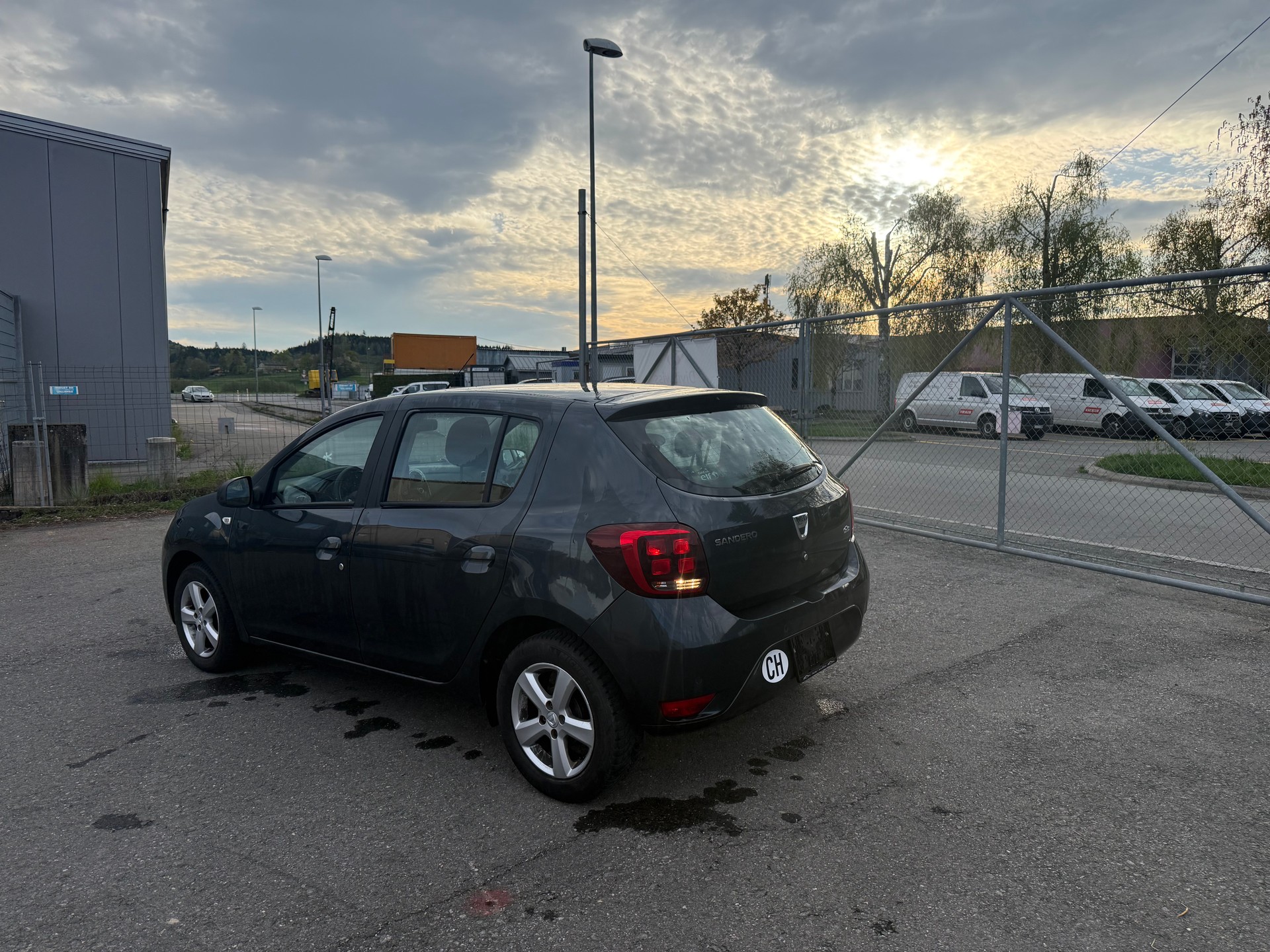DACIA Sandero TCe 90 Lauréate Automatic-image-13
