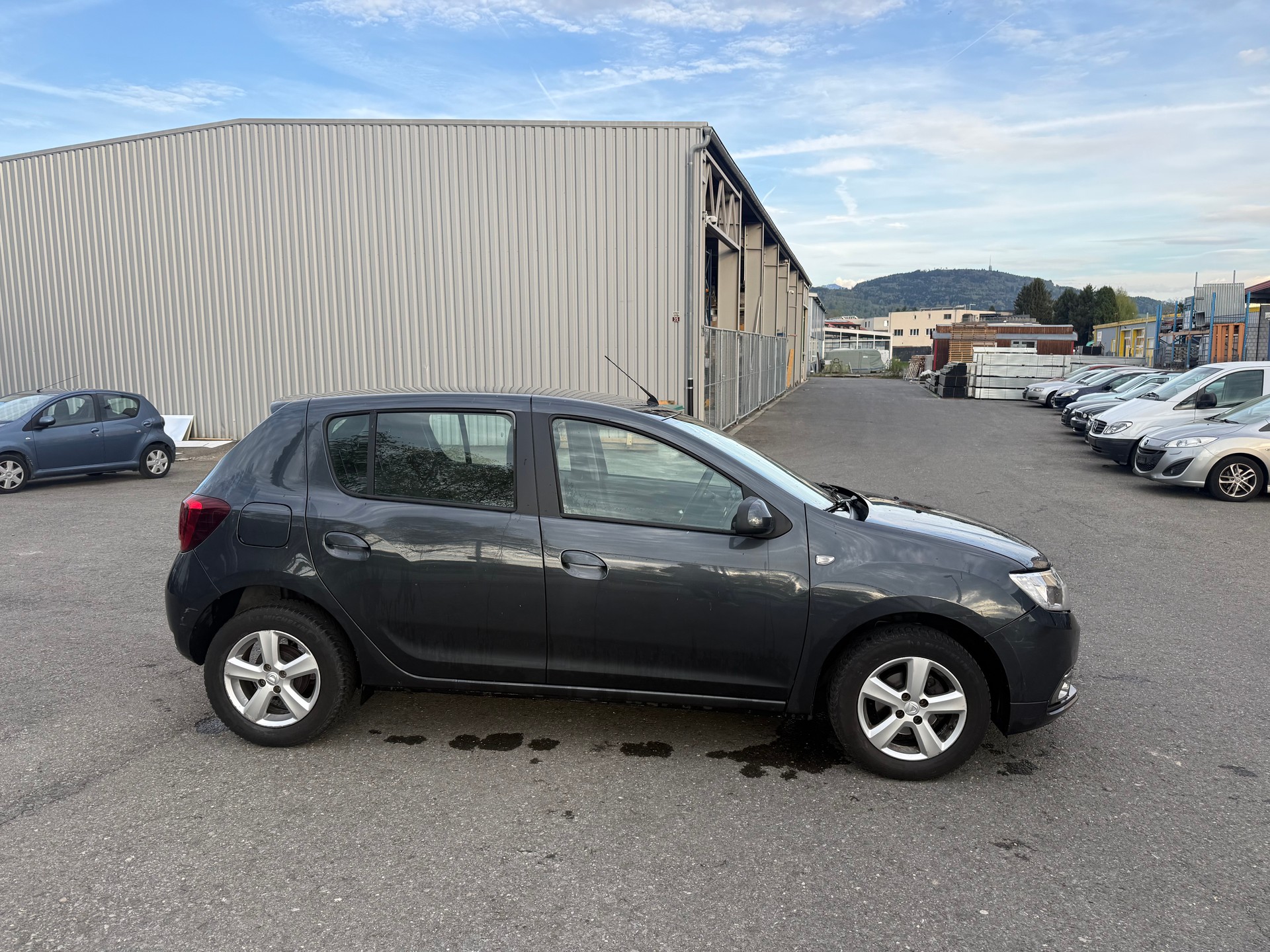 DACIA Sandero TCe 90 Lauréate Automatic-showroom-element-3