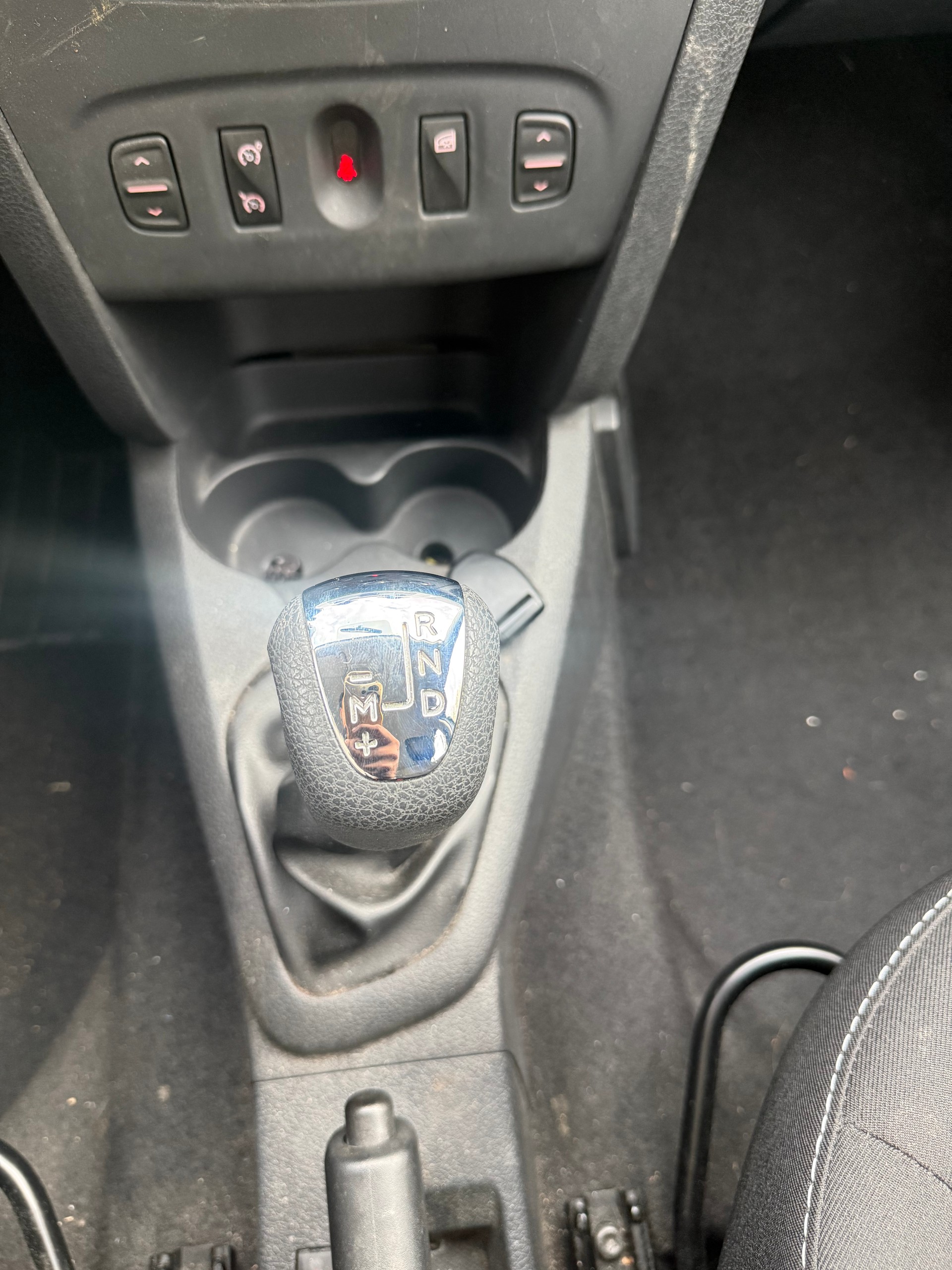 DACIA Sandero TCe 90 Lauréate Automatic-image-8