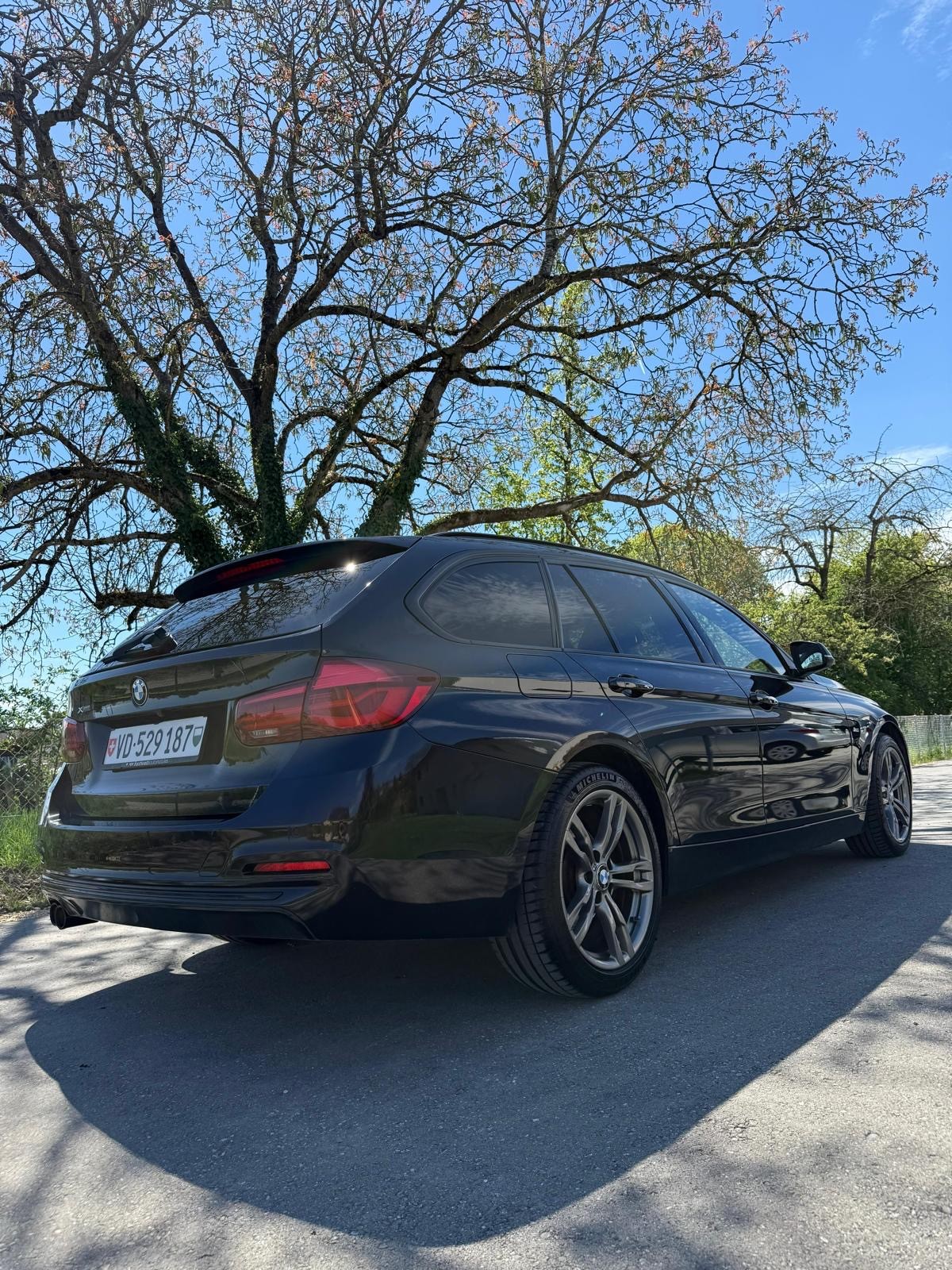 BMW 320d xDrive Touring Edition Sport Line Steptronic-image-9