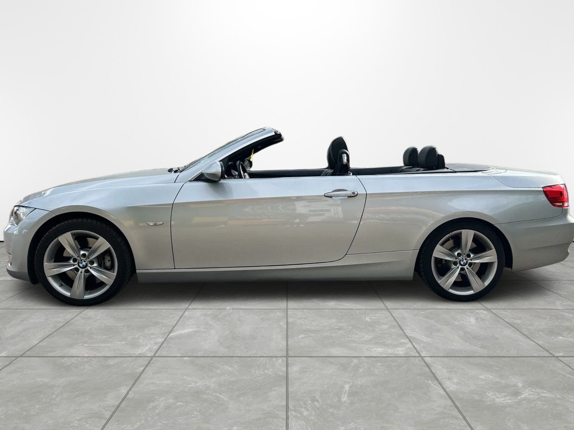 BMW 335i Cabriolet Steptronic-image-7