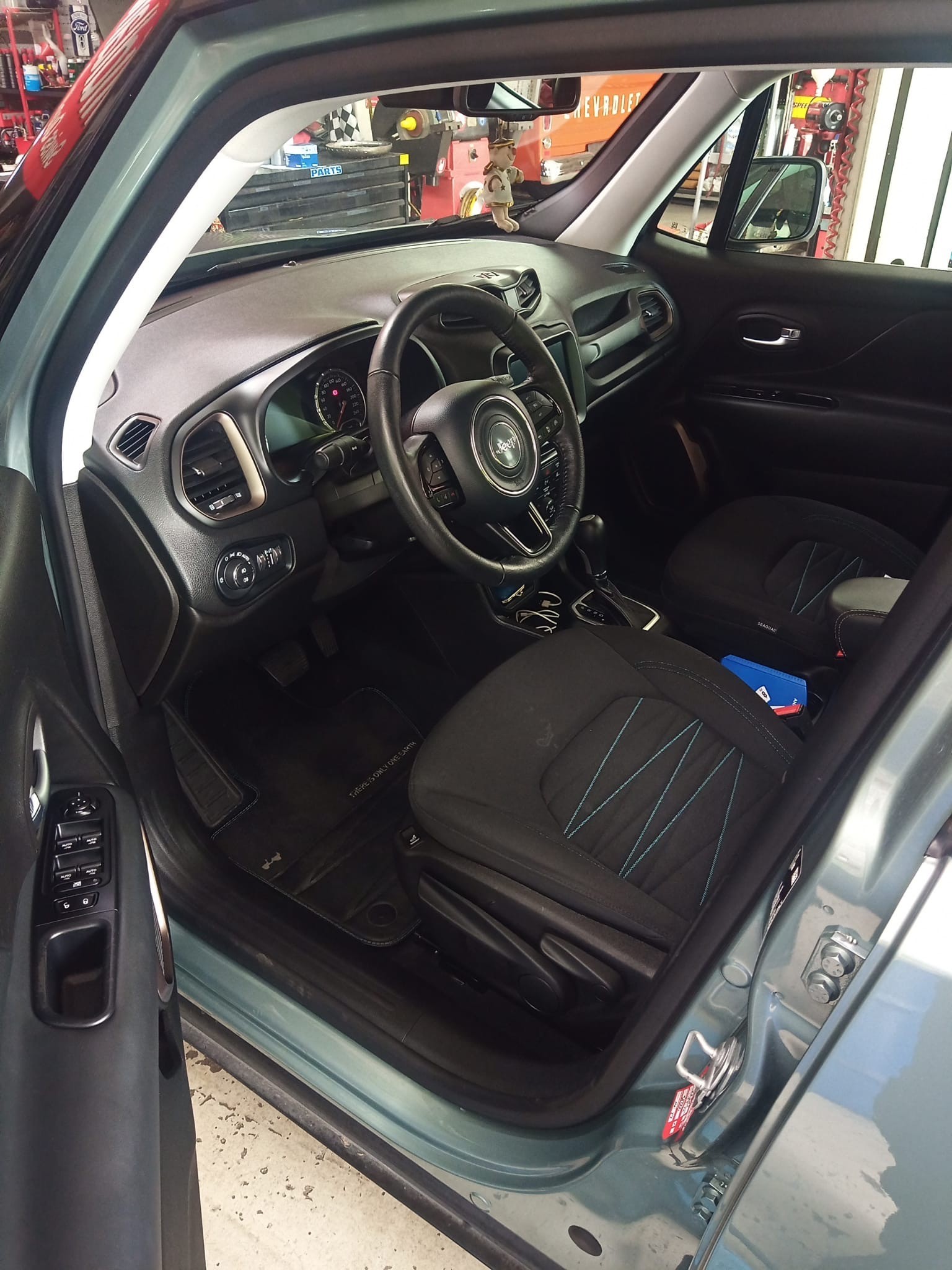 JEEP Renegade 1.5 Turbo Upland Plus MHEV-image-3