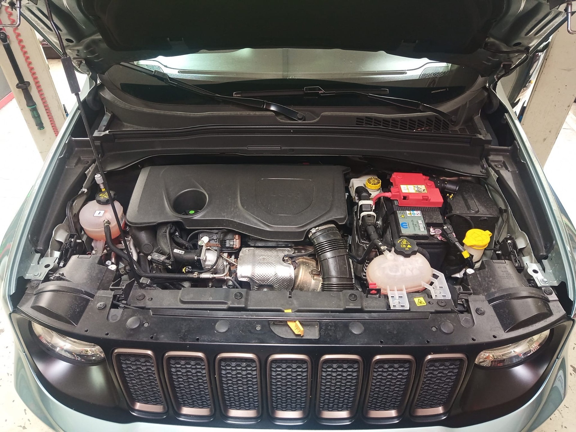 JEEP Renegade 1.5 Turbo Upland Plus MHEV-image-6