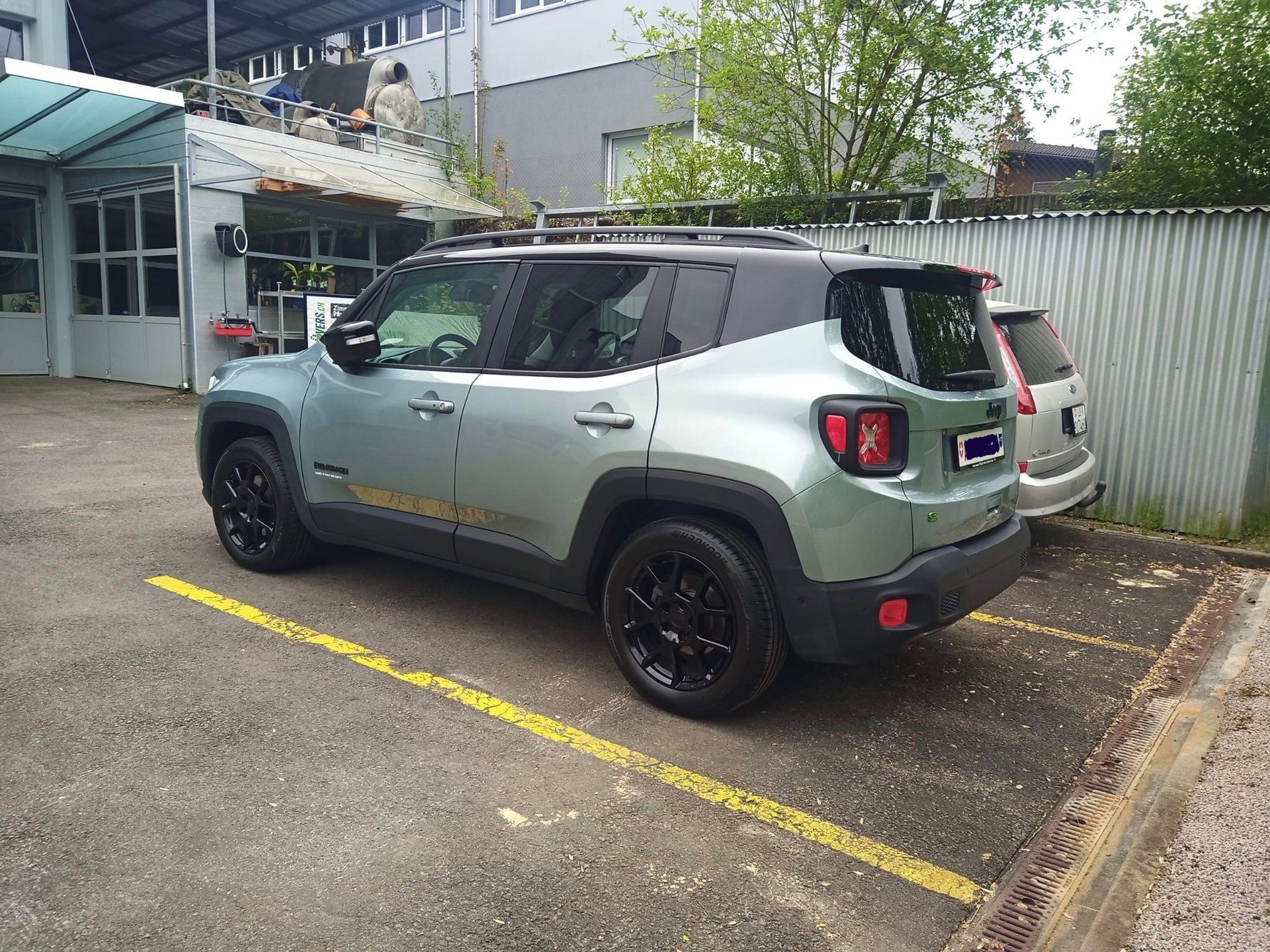 JEEP Renegade 1.5 Turbo Upland Plus MHEV-image-2