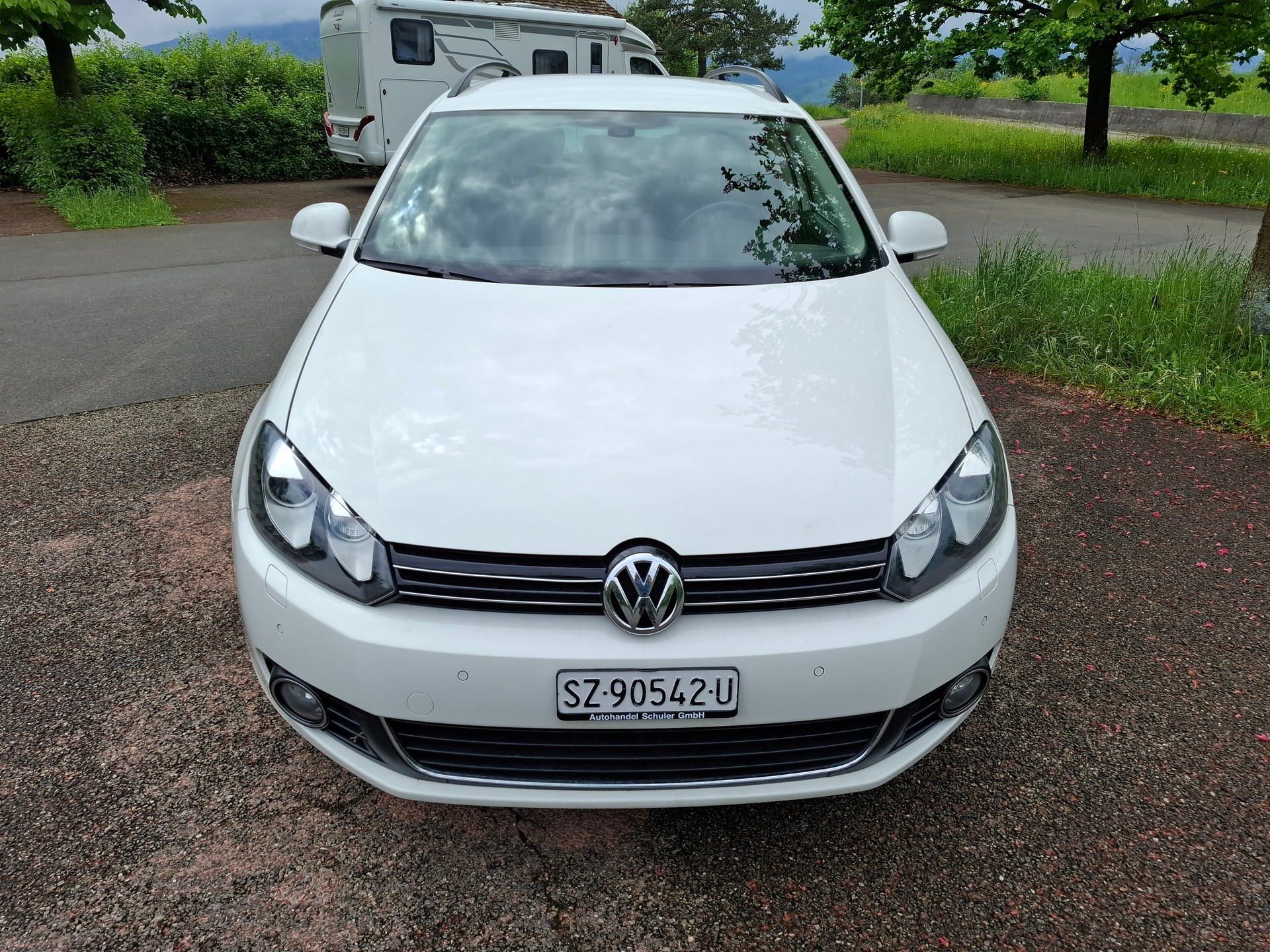 VW Golf Variant 1.6 TDI Team 4Motion-image-1