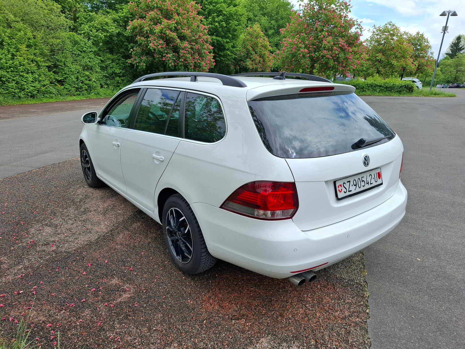 VW Golf Variant 1.6 TDI Team 4Motion-image-3