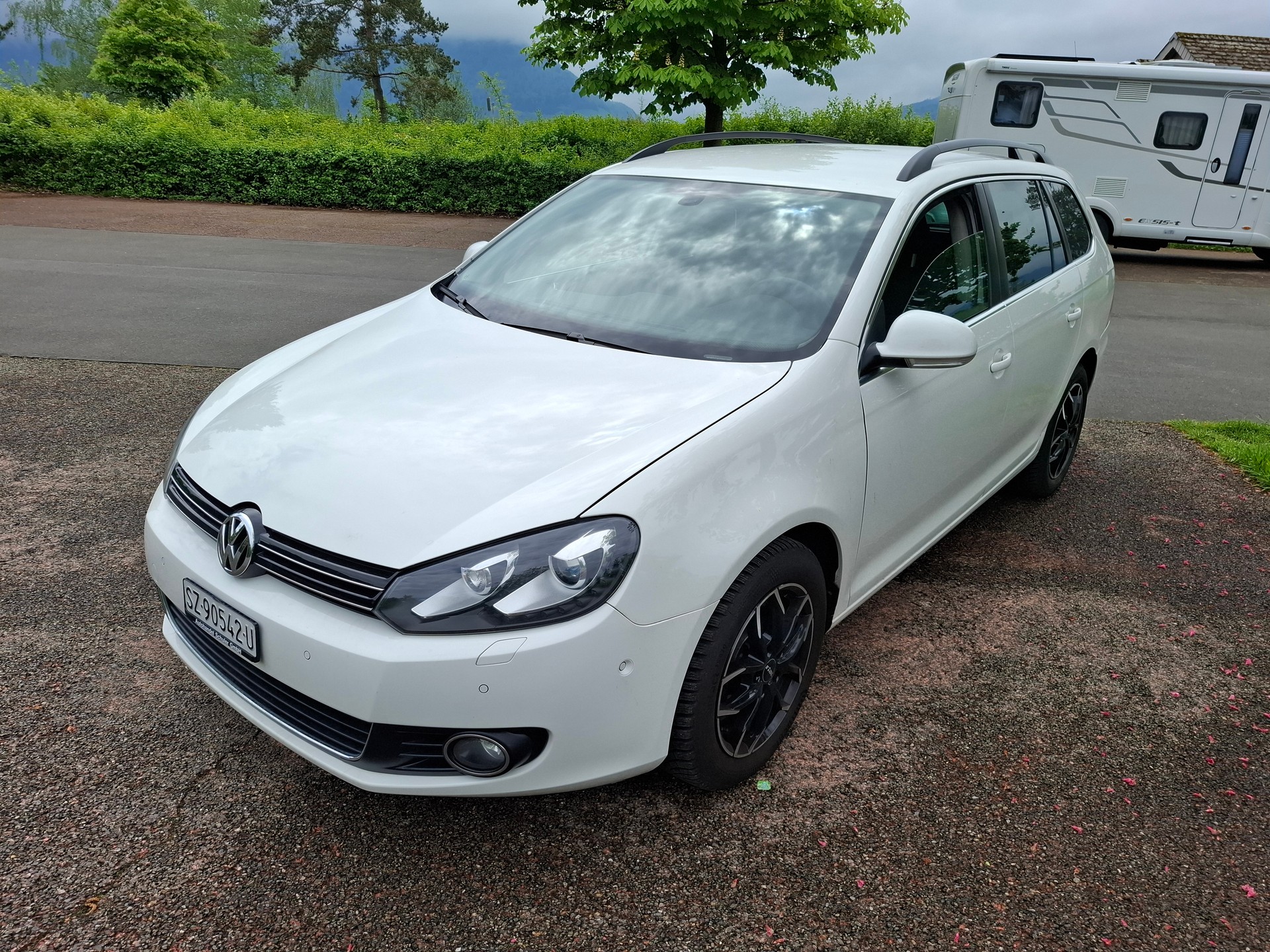 VW Golf Variant 1.6 TDI Team 4Motion-image-2
