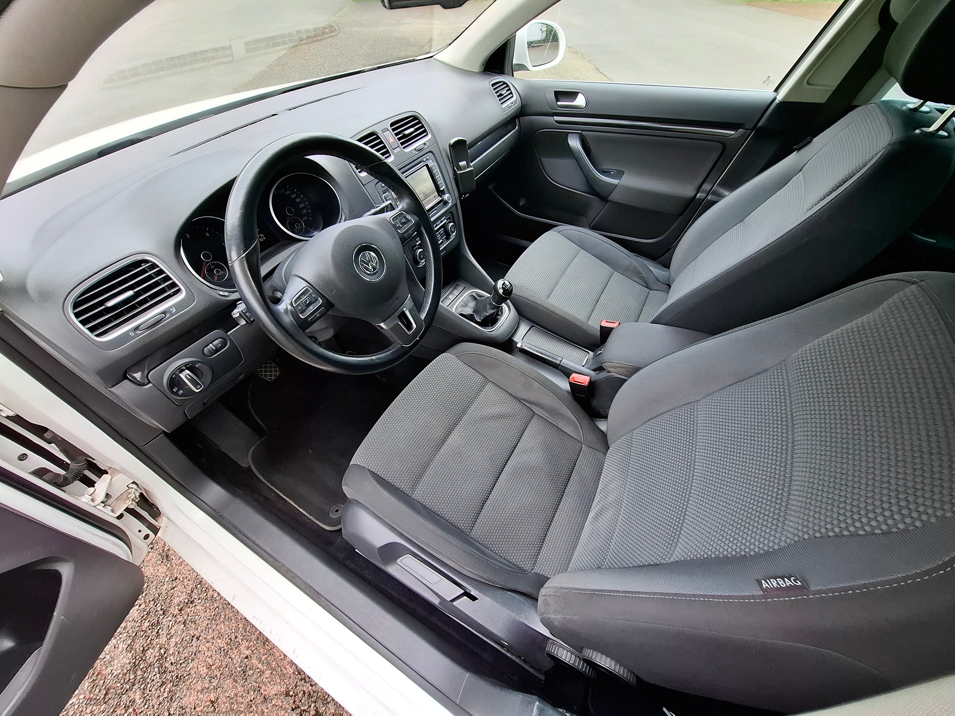 VW Golf Variant 1.6 TDI Team 4Motion-image-10