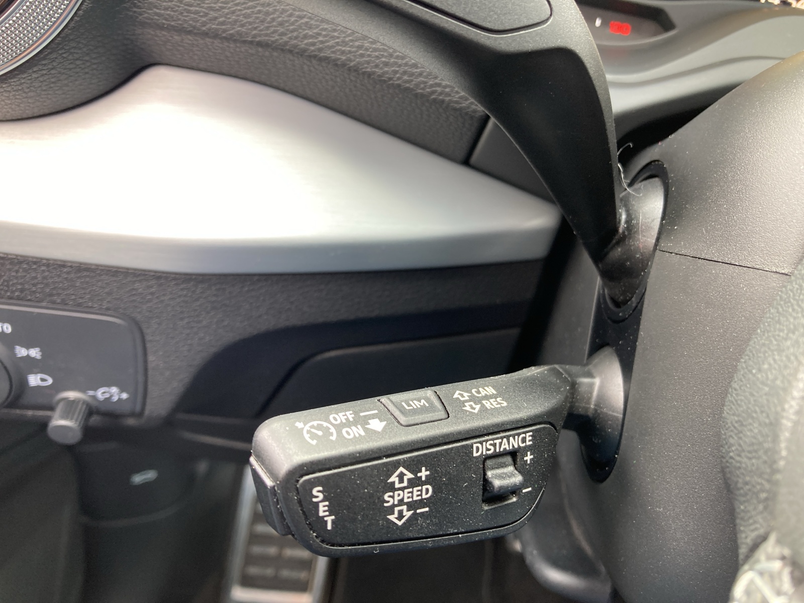 AUDI Q2 35 TFSI S-tronic-image-14