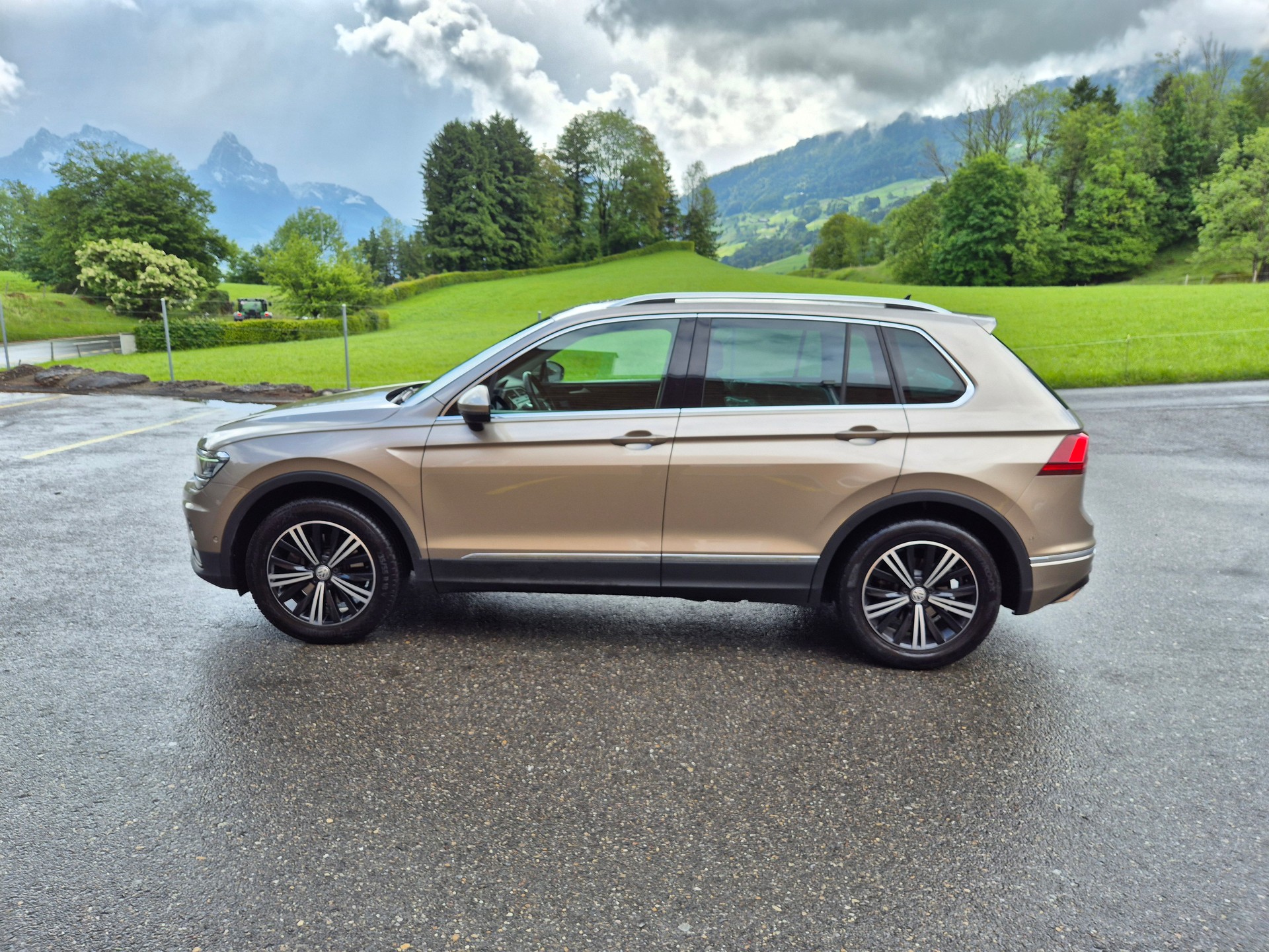 VW Tiguan 2.0TSI Highline 4Motion DSG-image-2