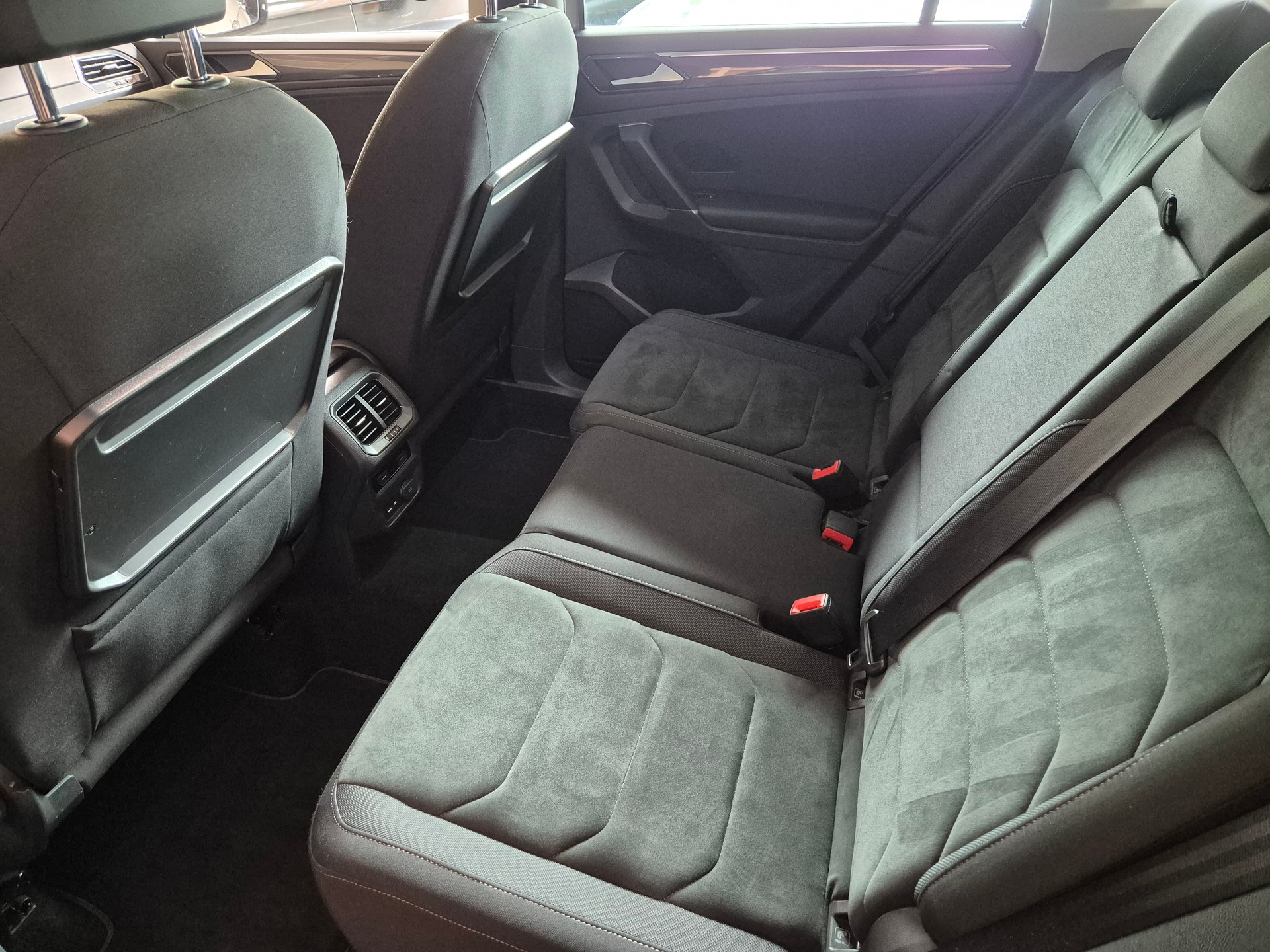 VW Tiguan 2.0TSI Highline 4Motion DSG-image-9