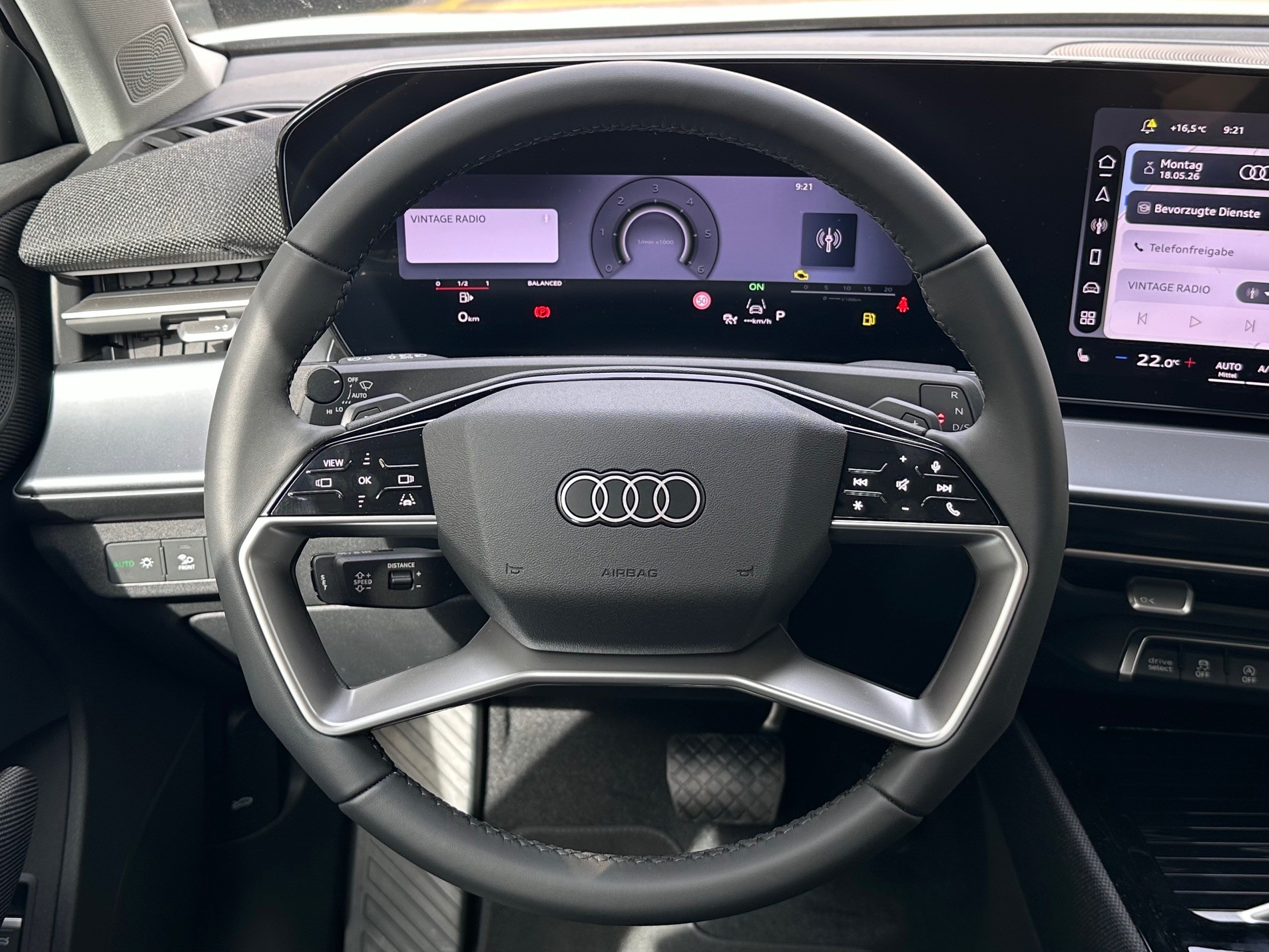 AUDI Q3 SUV TDI quattro 142 kW S tronic-image-5