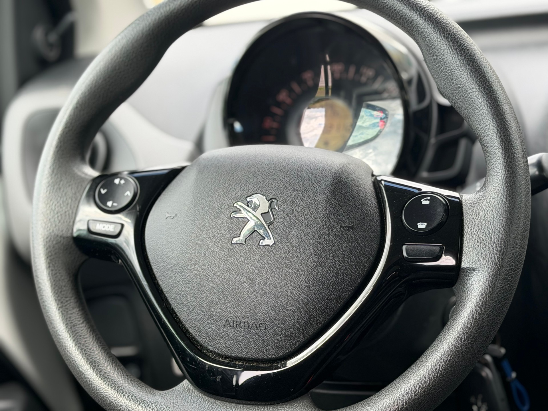 PEUGEOT 108 e-1.0 VTi Stop&Start Active Top-image-9