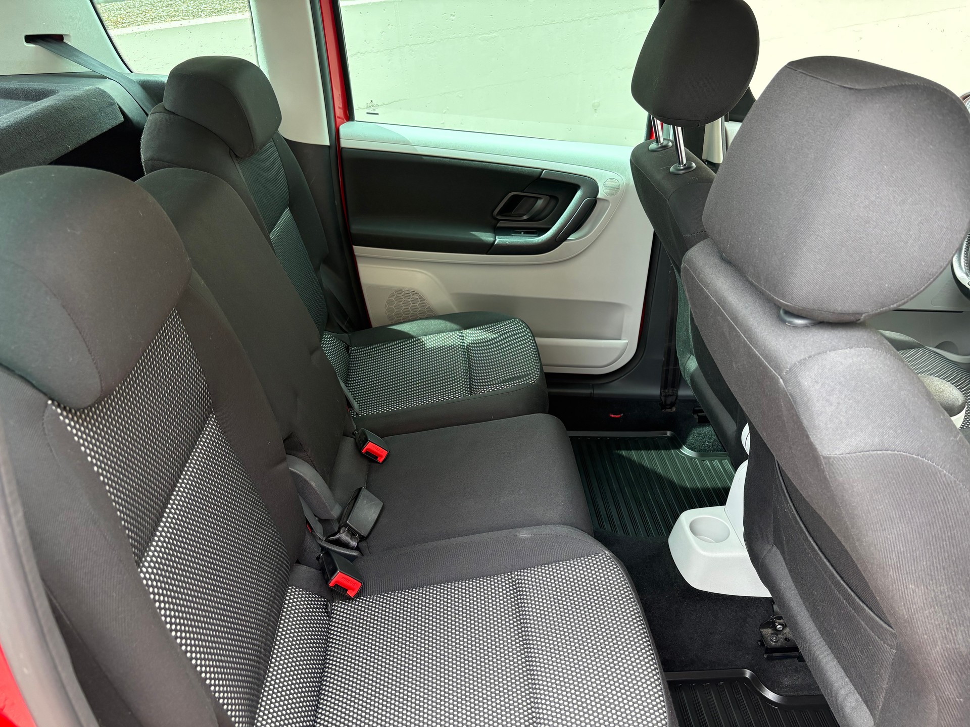 SKODA Roomster 1.2 TSI Scout-image-8