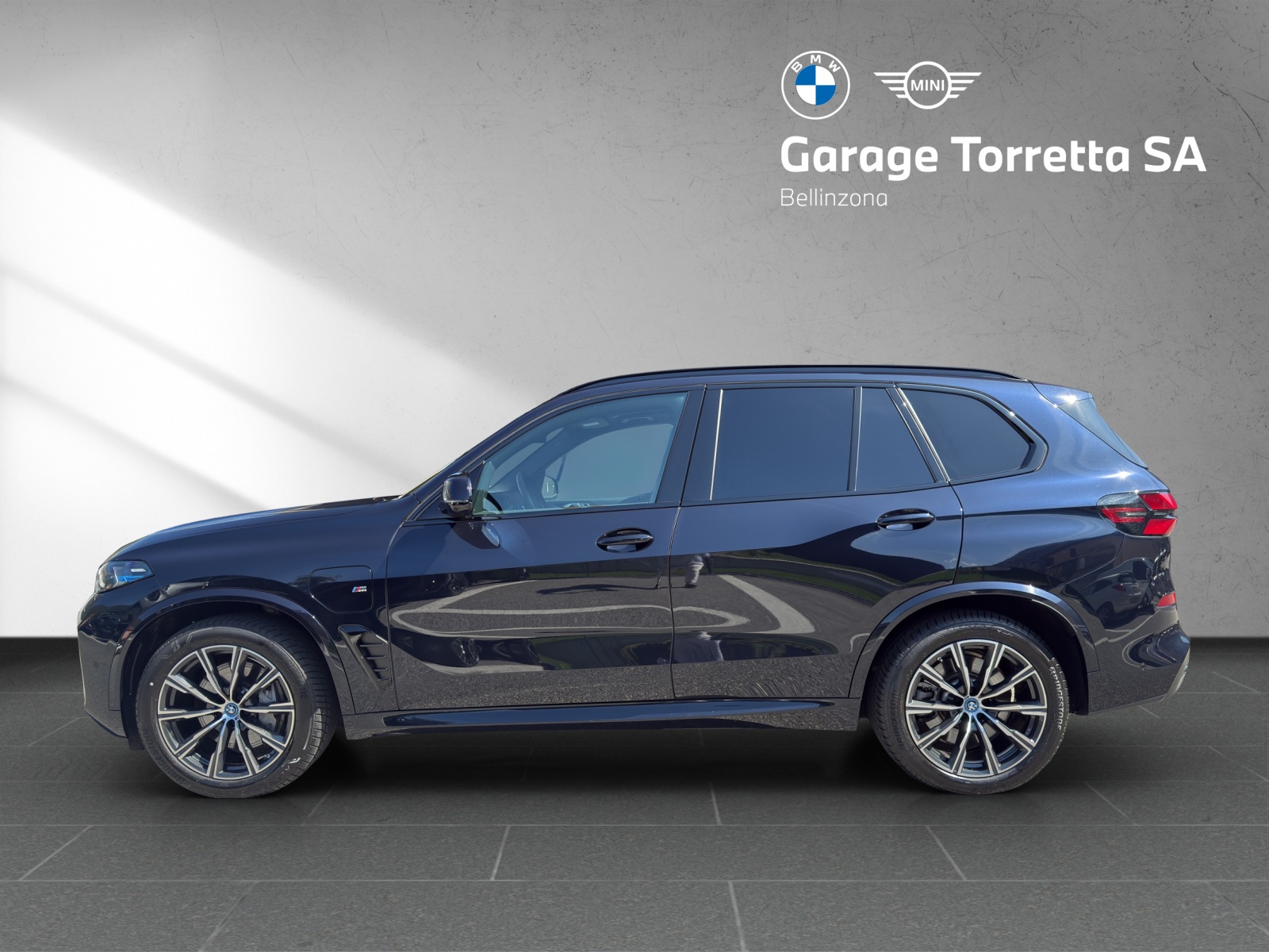 BMW X5 xDrive 50e M Sport Steptronic-showroom-element-1