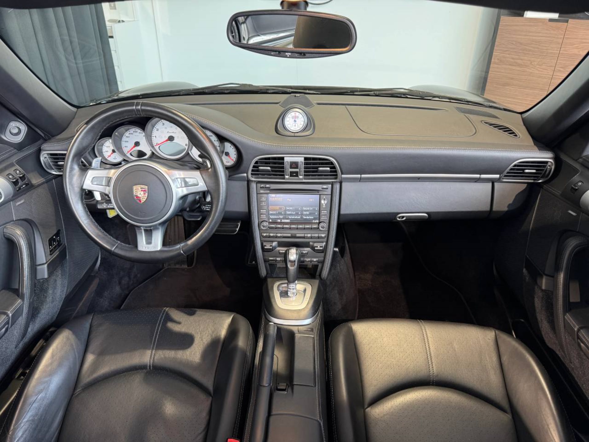 PORSCHE 911 Turbo Cabriolet-image-19
