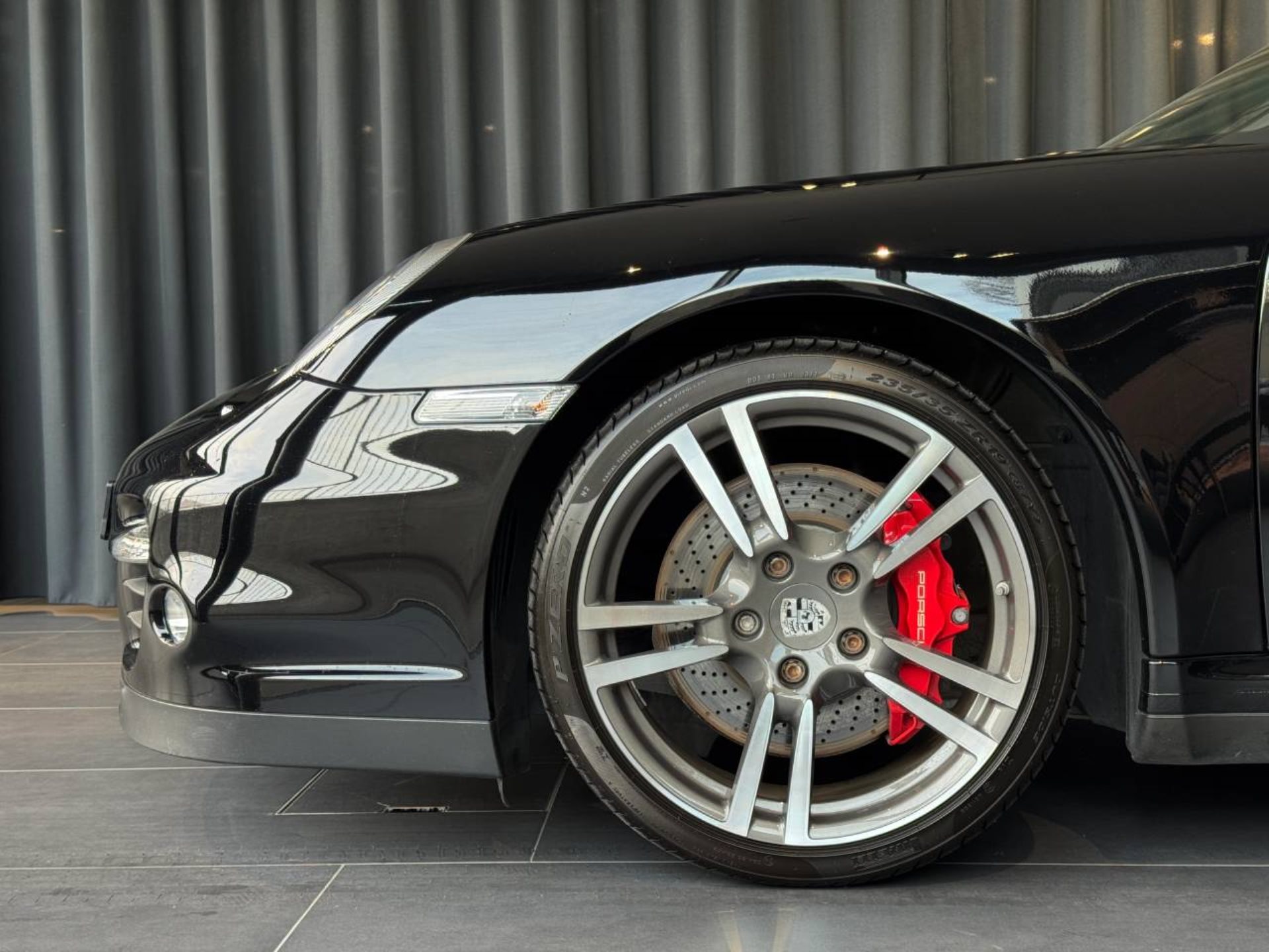 PORSCHE 911 Turbo Cabriolet-image-11