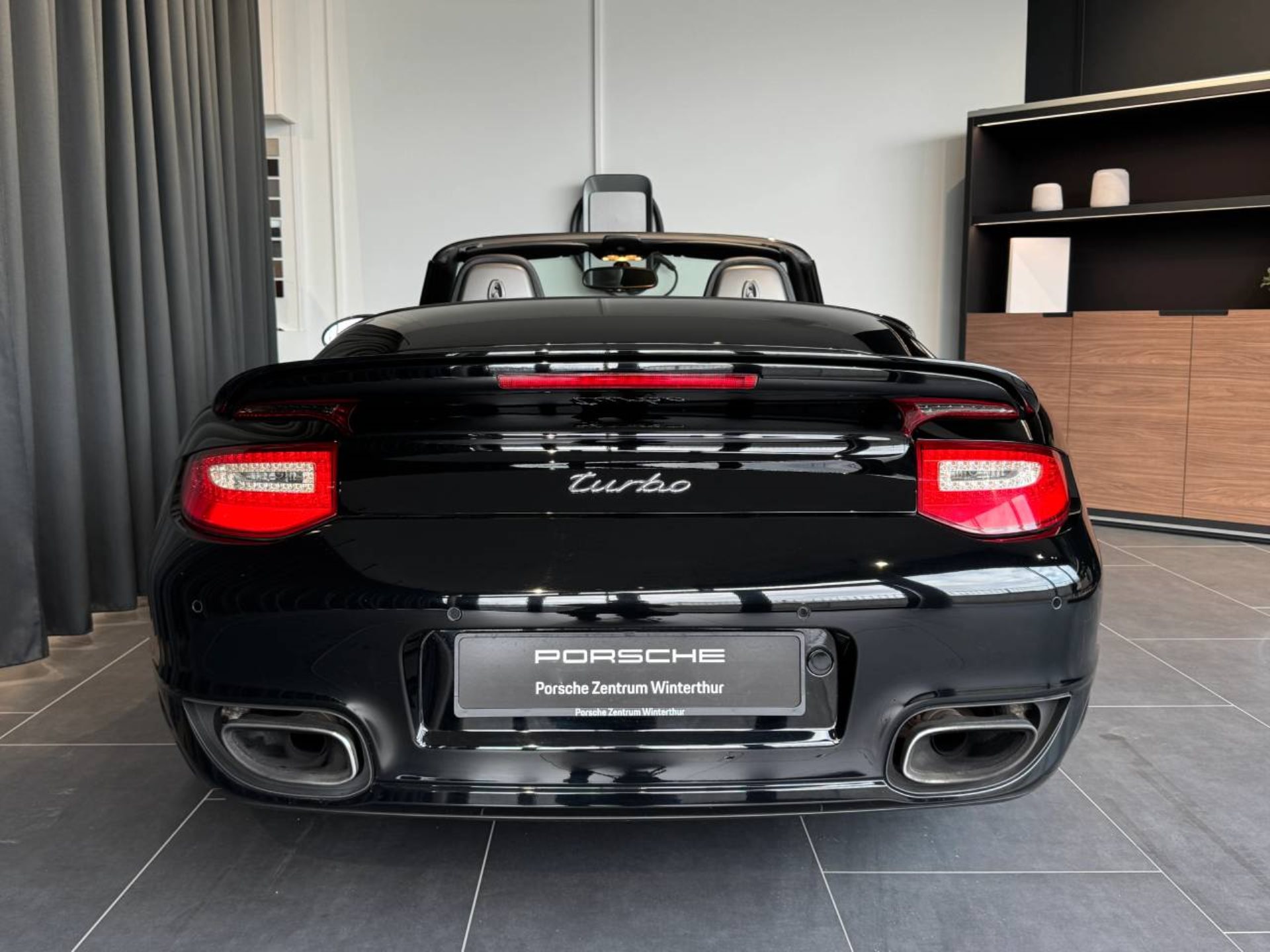 PORSCHE 911 Turbo Cabriolet-image-6