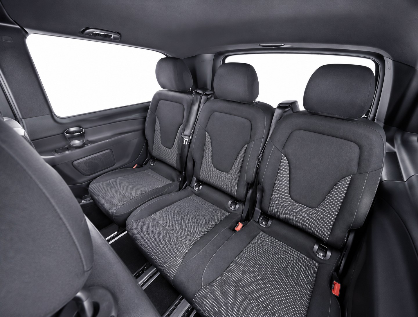MERCEDES-BENZ V 250 d lang 4matic Van-image-13