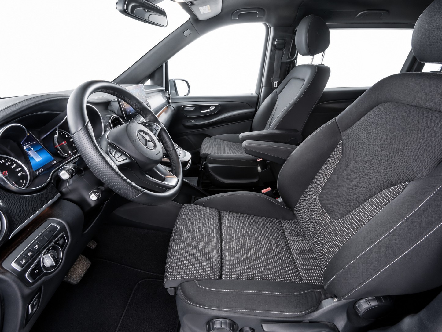 MERCEDES-BENZ V 250 d lang 4matic Van-image-7