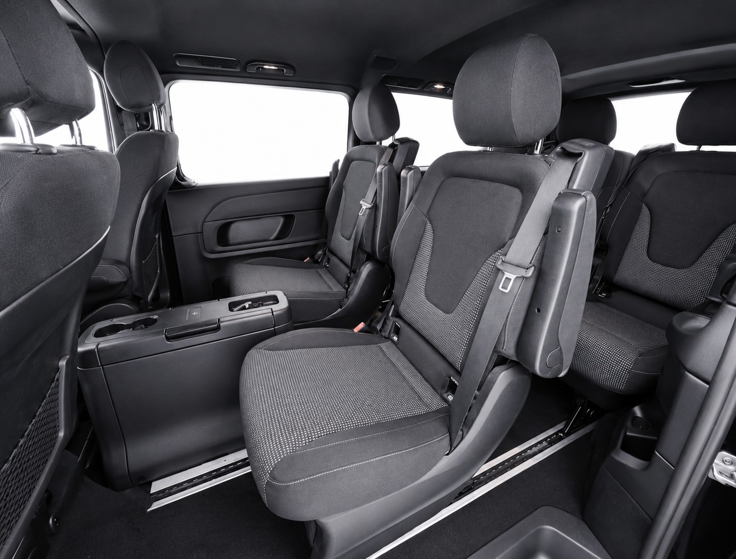 MERCEDES-BENZ V 250 d lang 4matic Van-image-12