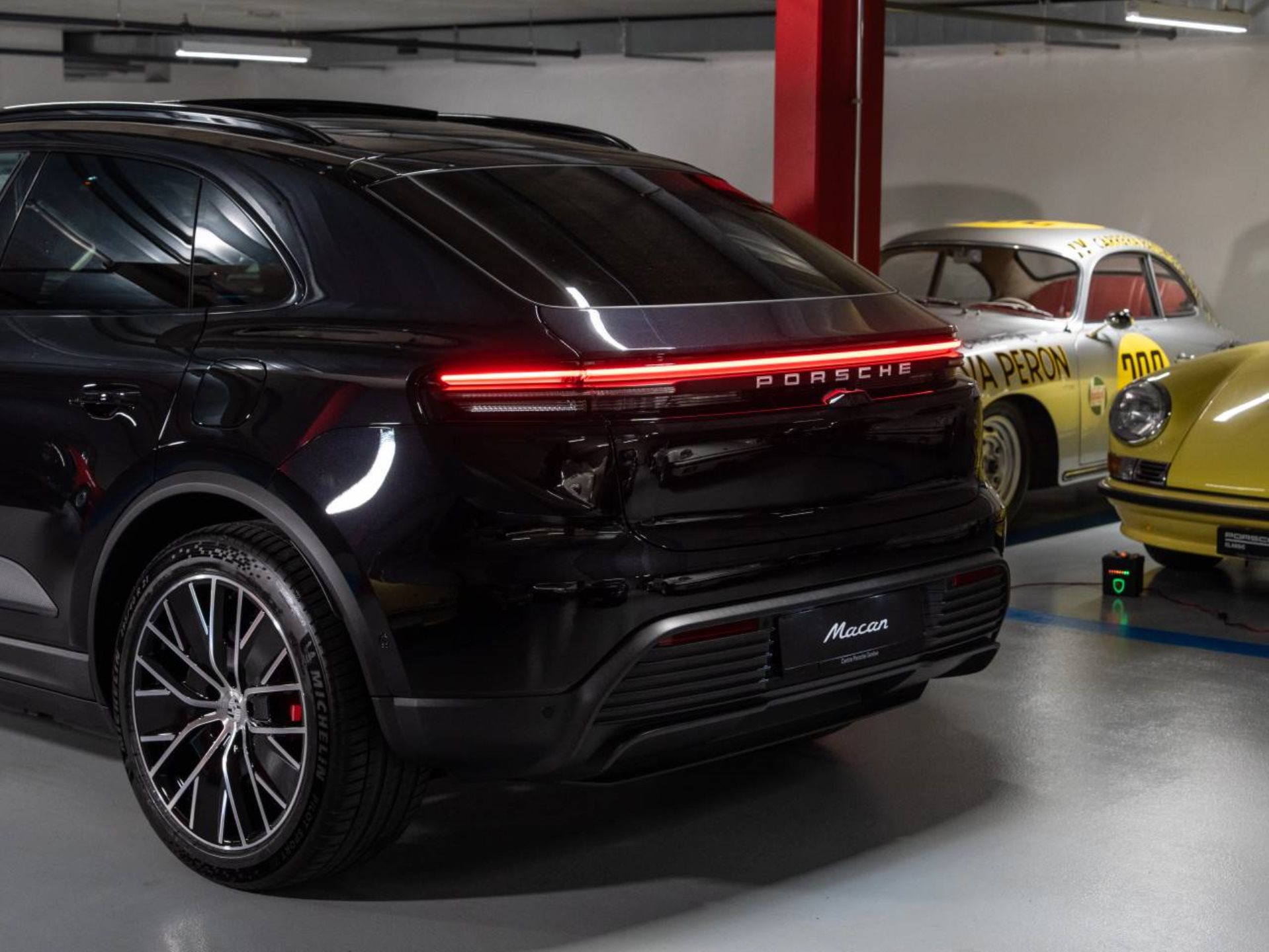 PORSCHE Macan 4S-image-21