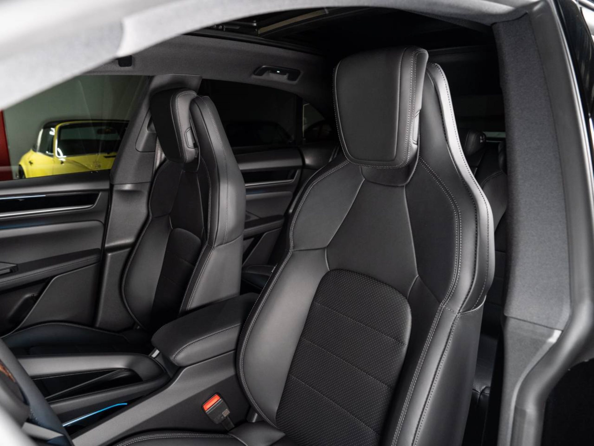 PORSCHE Macan 4S-image-4