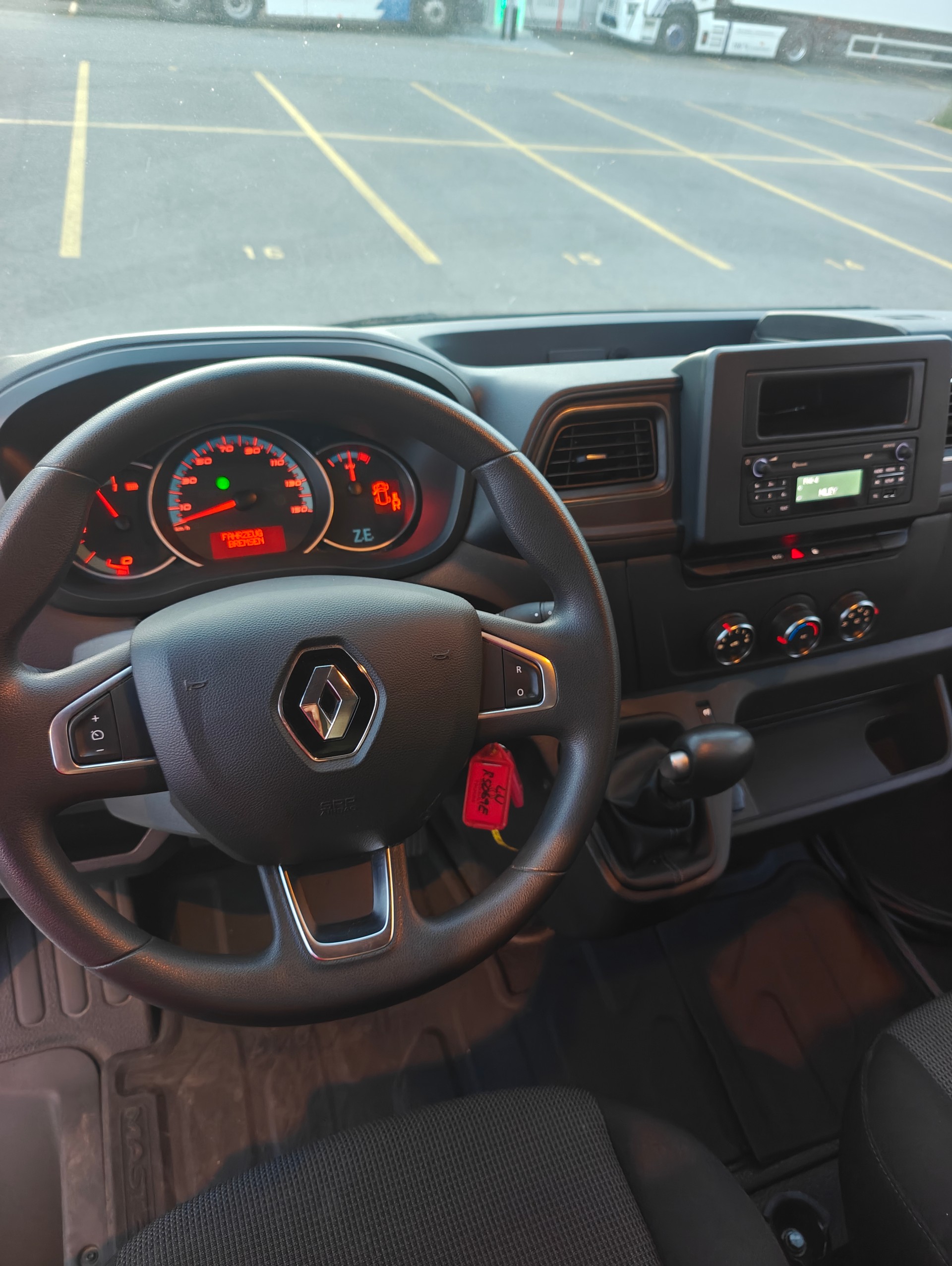 RENAULT E-Tech Electric EV52-image-4