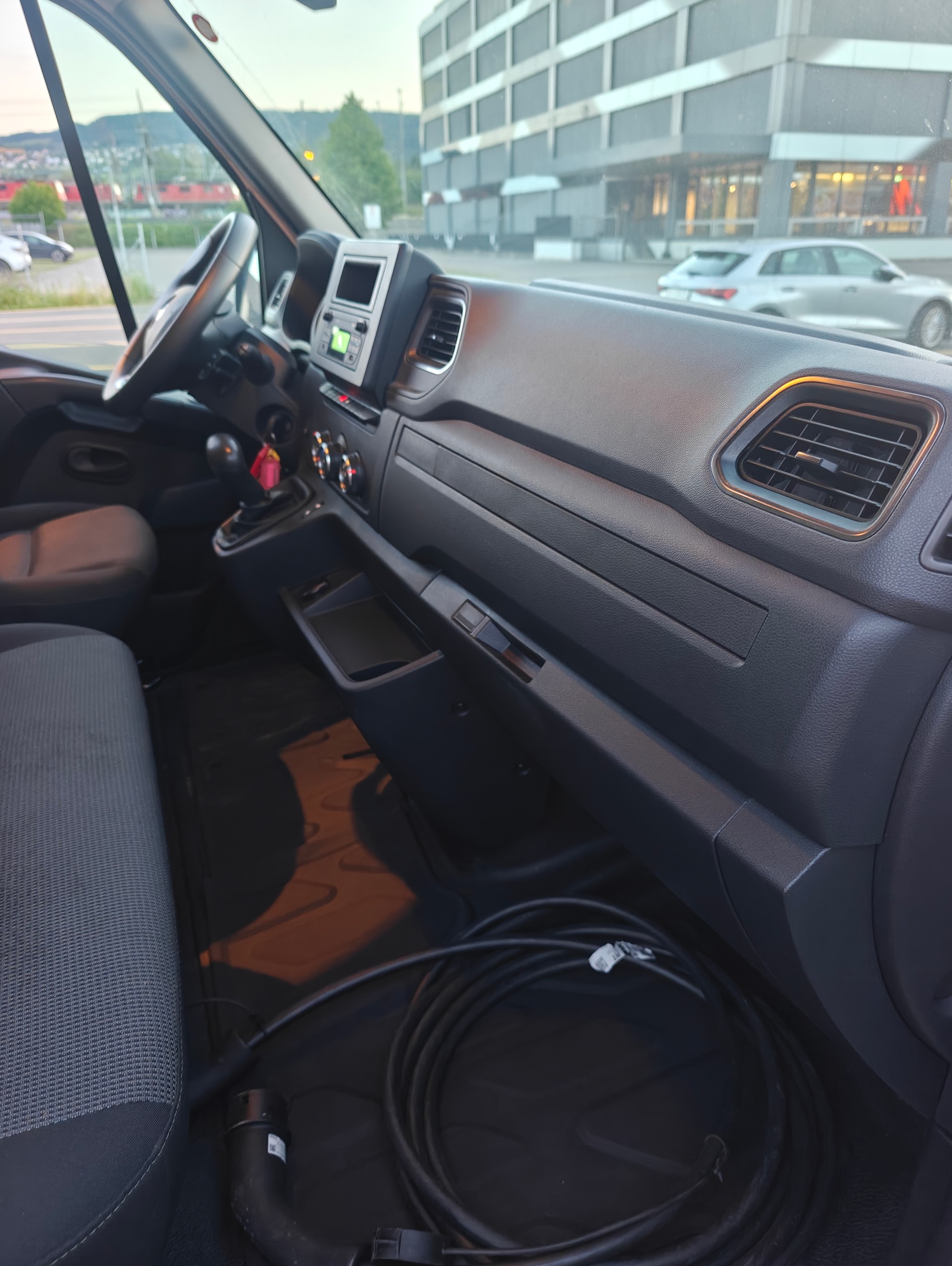 RENAULT E-Tech Electric EV52-image-11