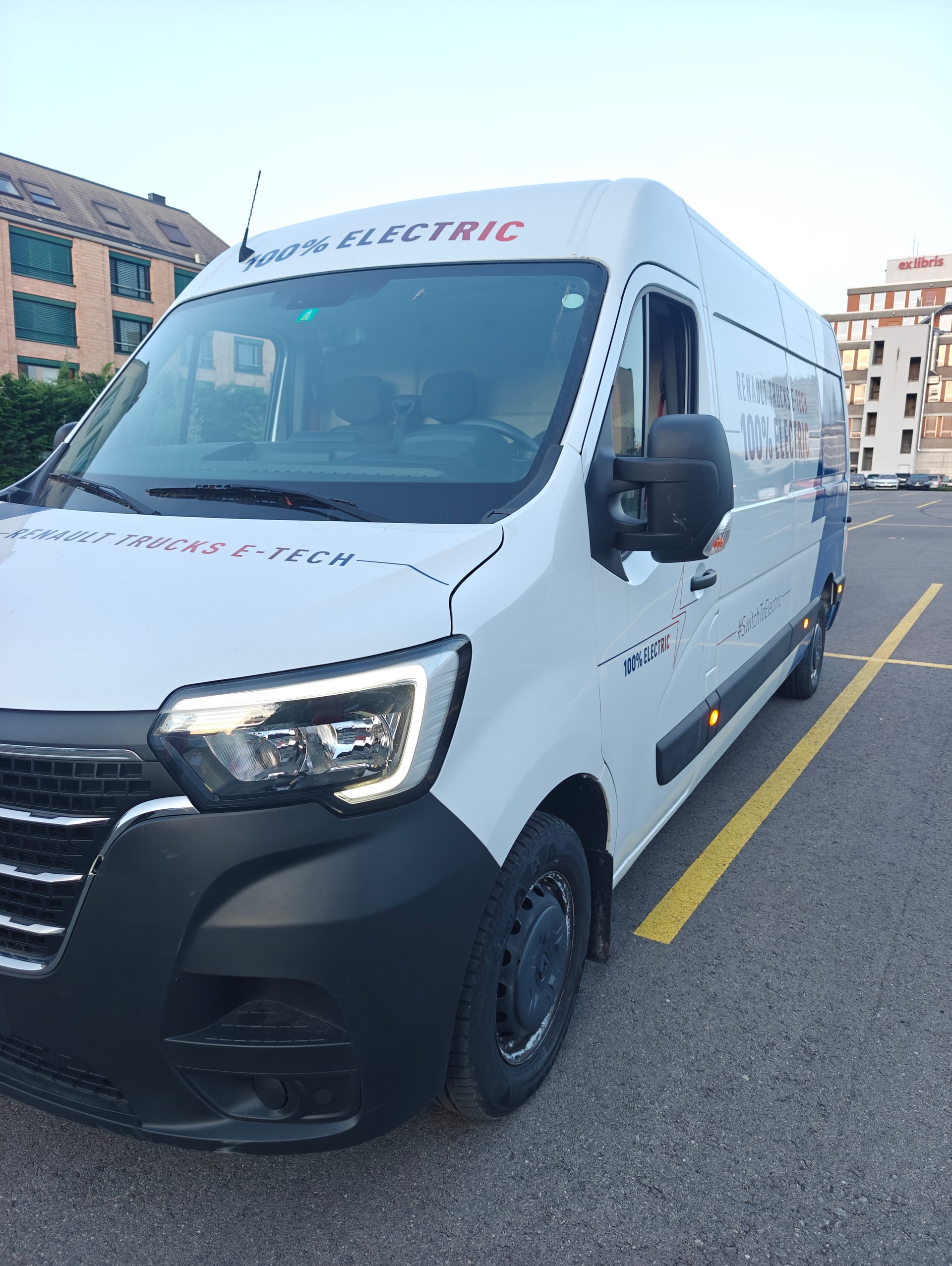 RENAULT E-Tech Electric EV52-image-6