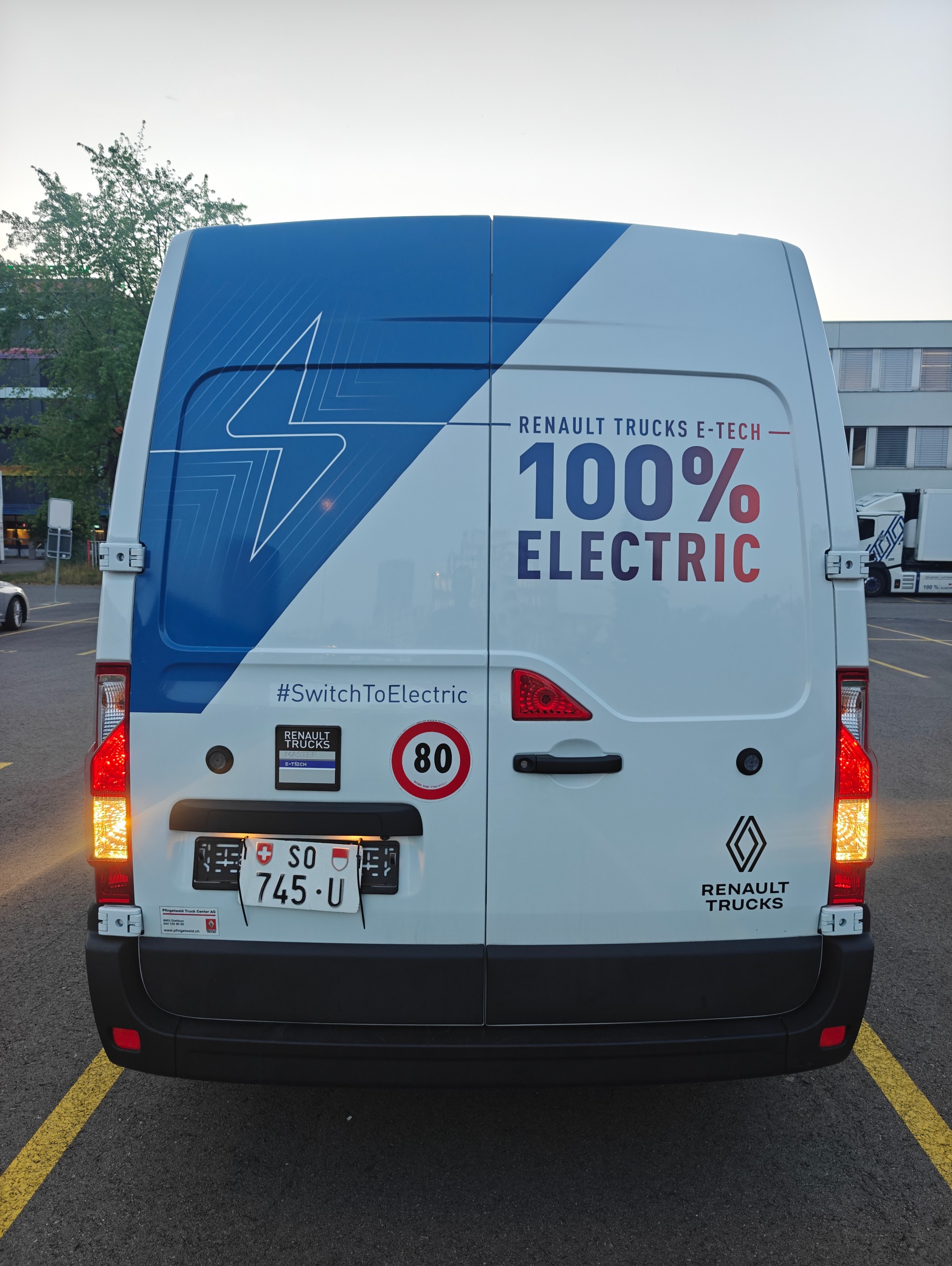 RENAULT E-Tech Electric EV52-image-7