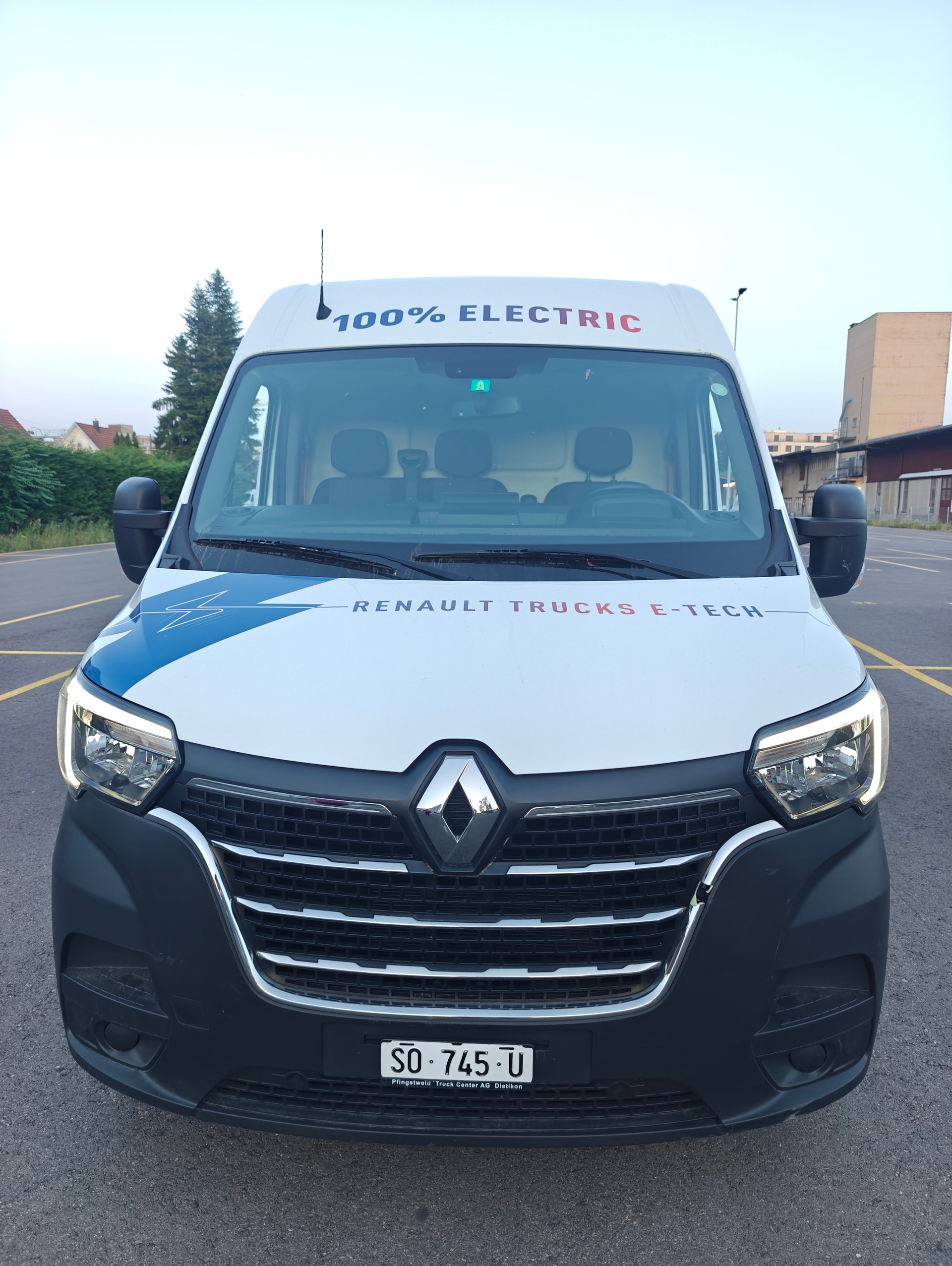 RENAULT E-Tech Electric EV52