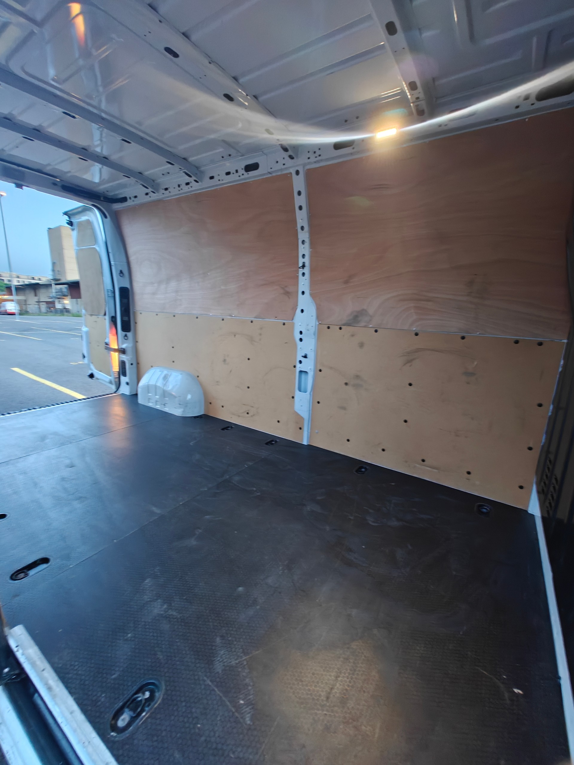 RENAULT E-Tech Electric EV52-image-9