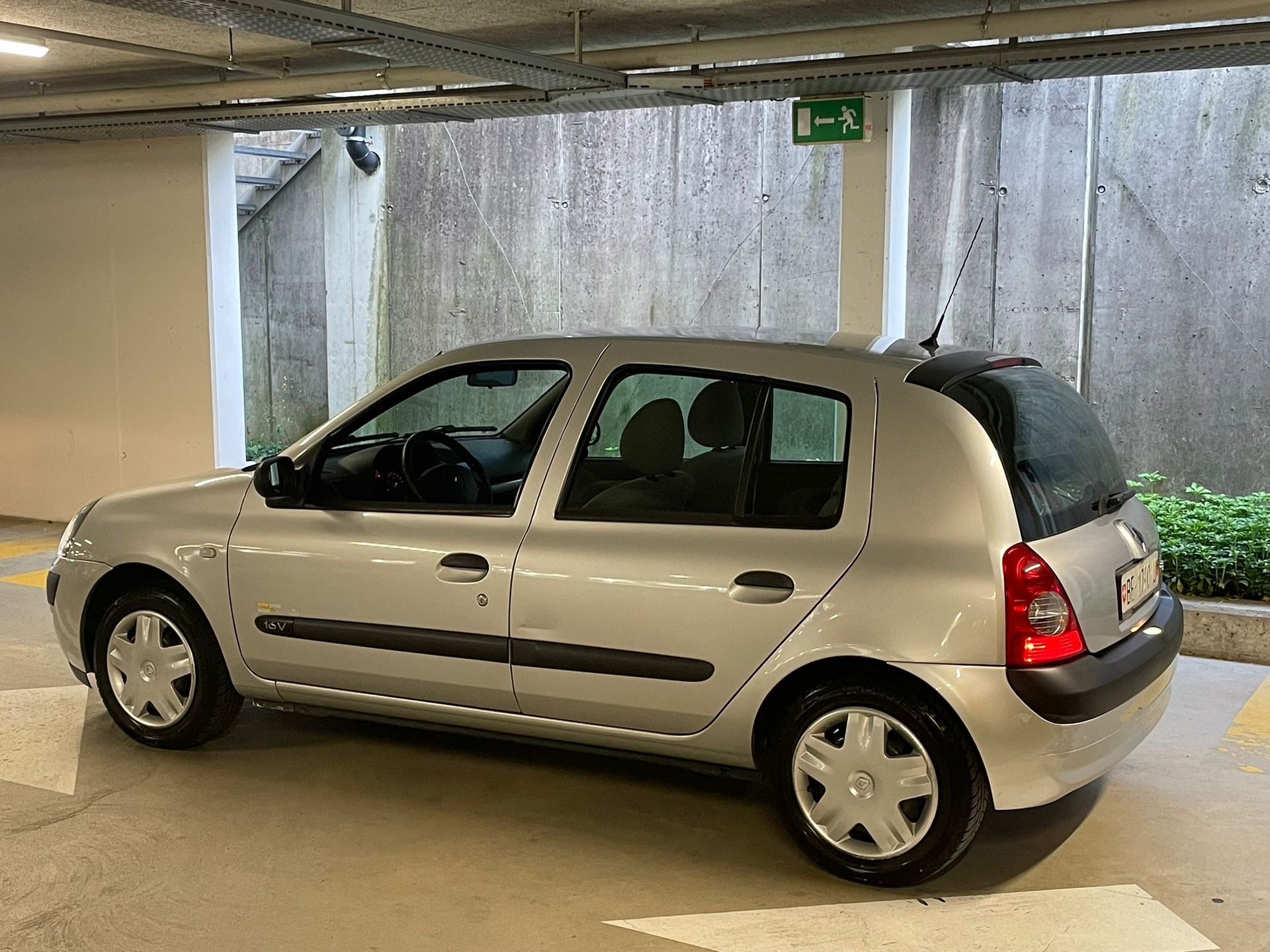 RENAULT Clio 1.2 16V Authentique Pack-showroom-element-3