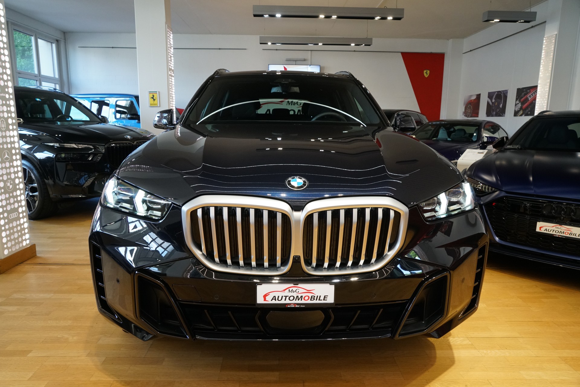 BMW X5 xDrive 48V 30d M Sport Steptronic-showroom-element-1