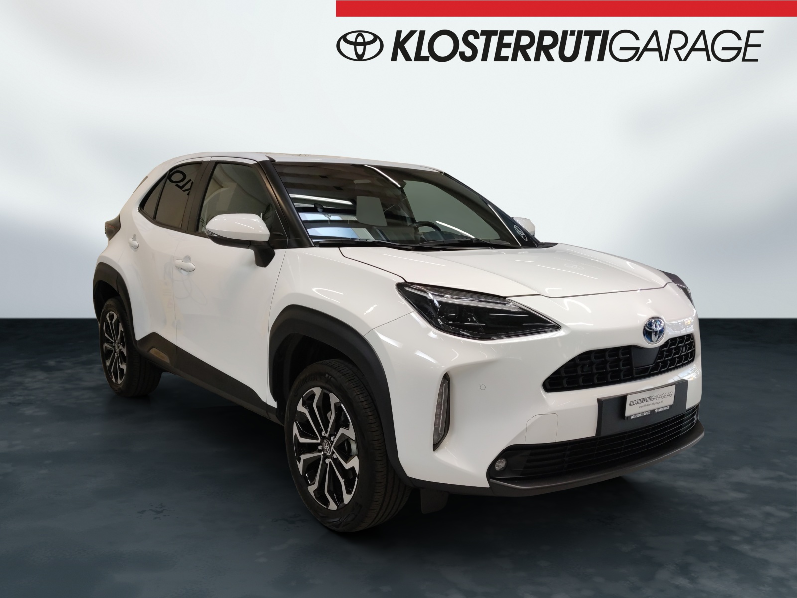 TOYOTA Yaris Cross 1.5 VVT-i HSD Trend AWD-i-showroom-element-1