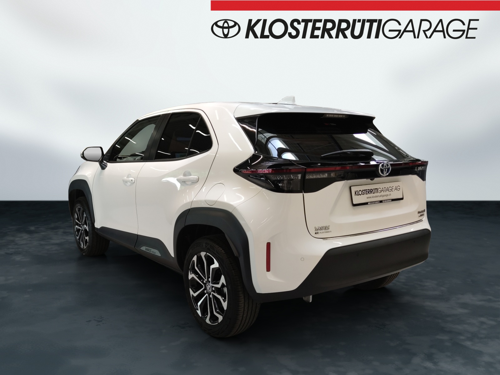 TOYOTA Yaris Cross 1.5 VVT-i HSD Trend AWD-i-showroom-element-3