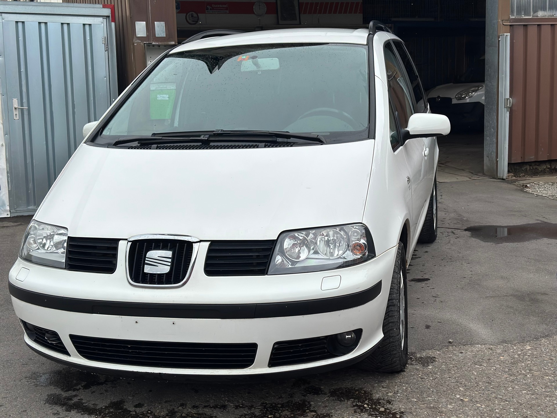 SEAT Alhambra 2.8 VR6 Sport 4x4-image-7