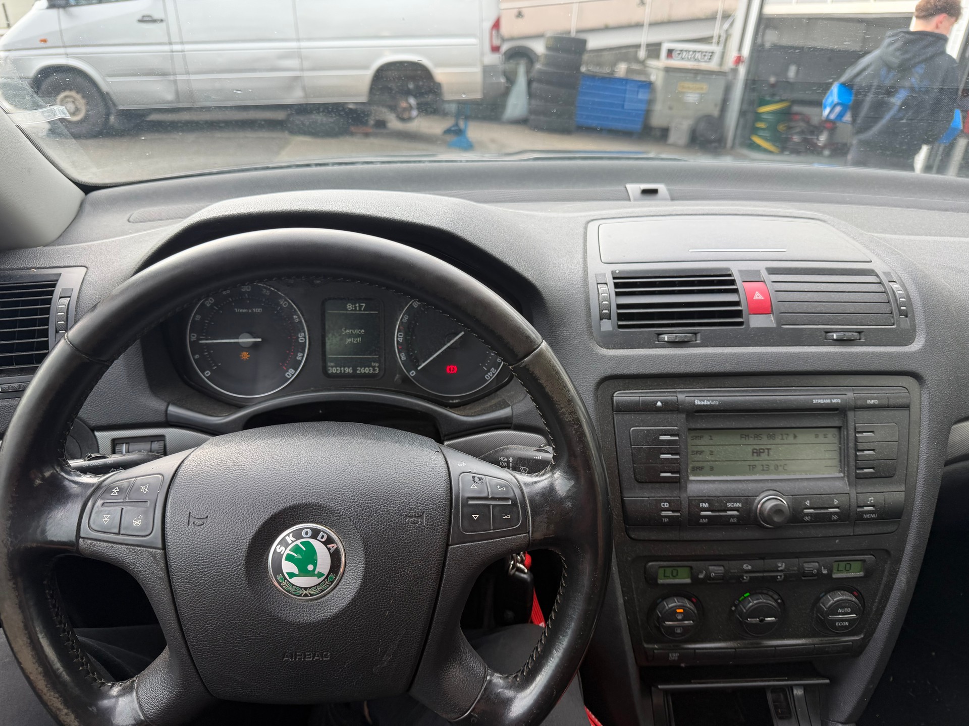 SKODA Octavia 2.0 TDI Adventure 4x4-image-6
